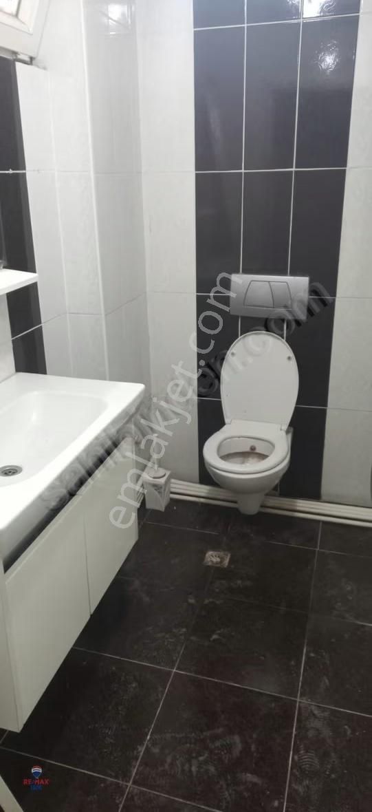Cadde Üzerinde Kiralık Dükkan - Görsel 28