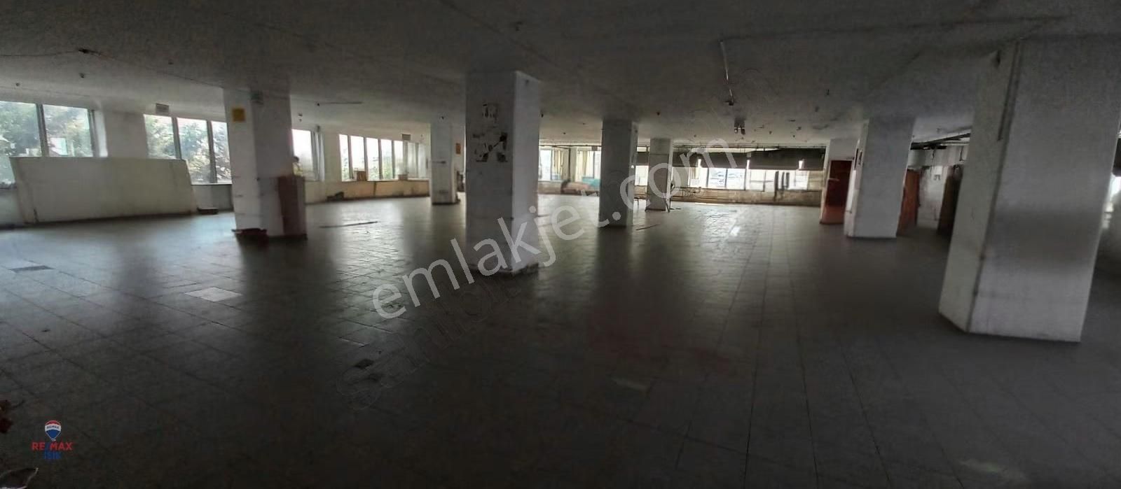 Sancaktepe'de Merkezi Lokasyonda İskanlı Alternatifli 800 M² - Görsel 17