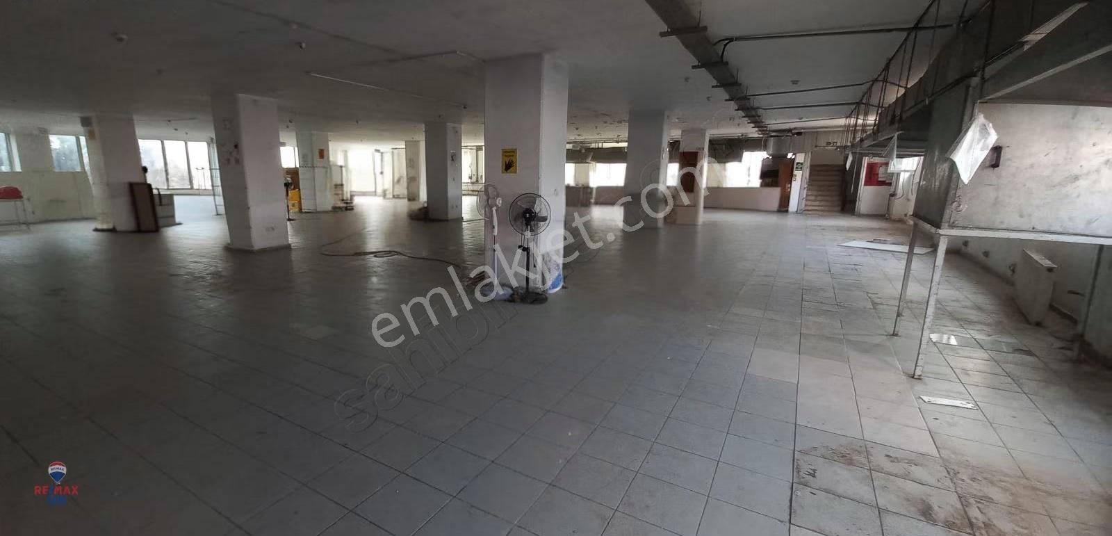 Sancaktepe'de Merkezi Lokasyonda İskanlı Alternatifli 800 M² - Görsel 11