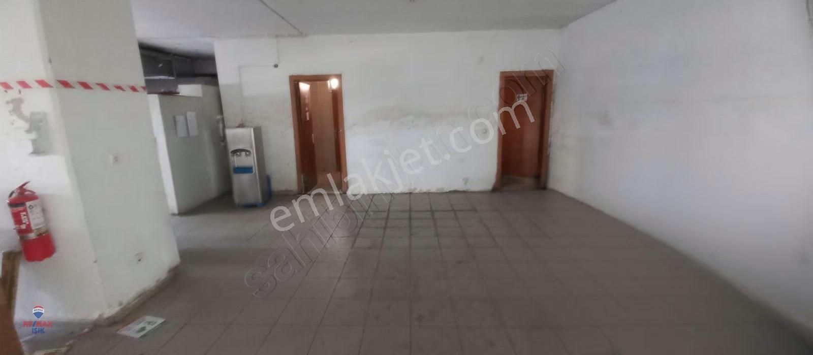 Sancaktepe'de Merkezi Lokasyonda İskanlı Alternatifli 800 M² - Görsel 12