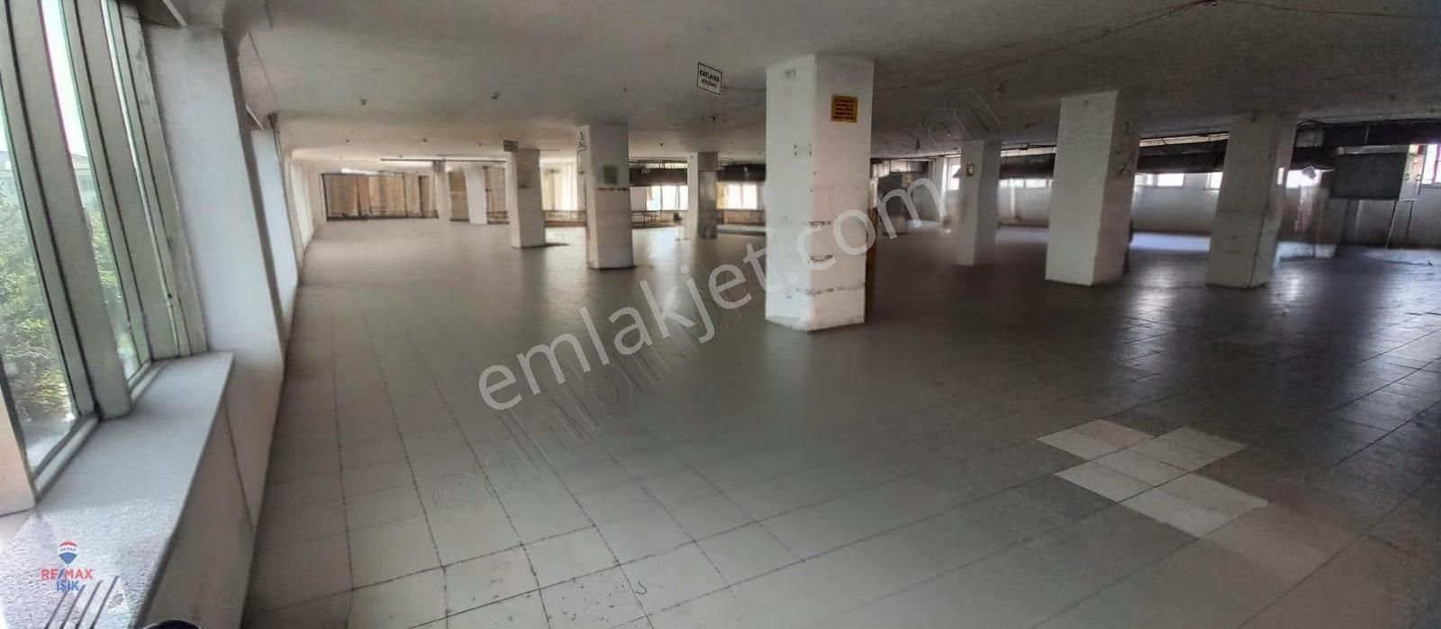 Sancaktepe'de Merkezi Lokasyonda İskanlı Alternatifli 800 M² - Görsel 14