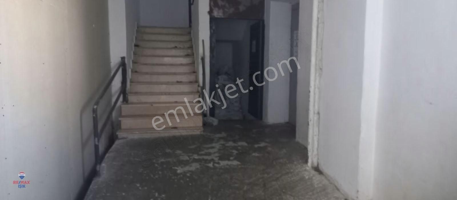 Sancaktepe'de Merkezi Lokasyonda İskanlı Alternatifli 800 M² - Görsel 8