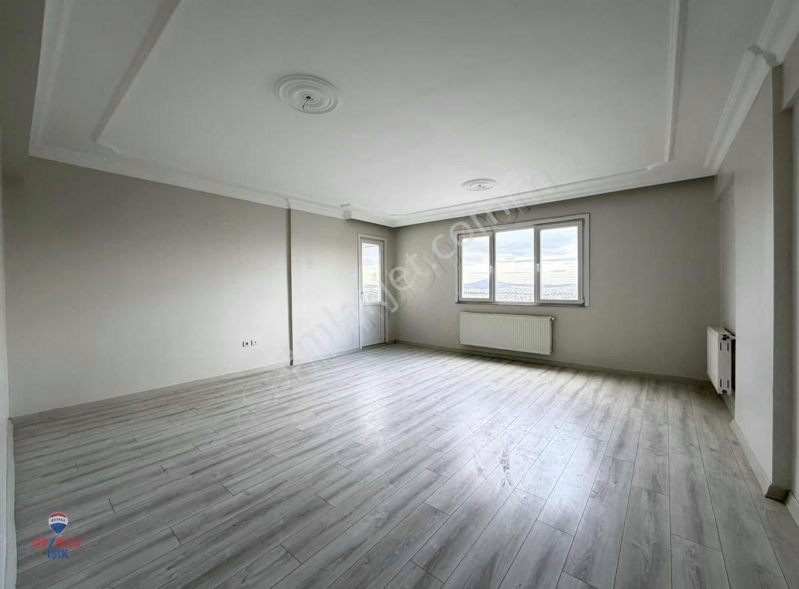 Sancaktepe Fatih Mah Site İçerisinde Kiralık 3+1 Daire