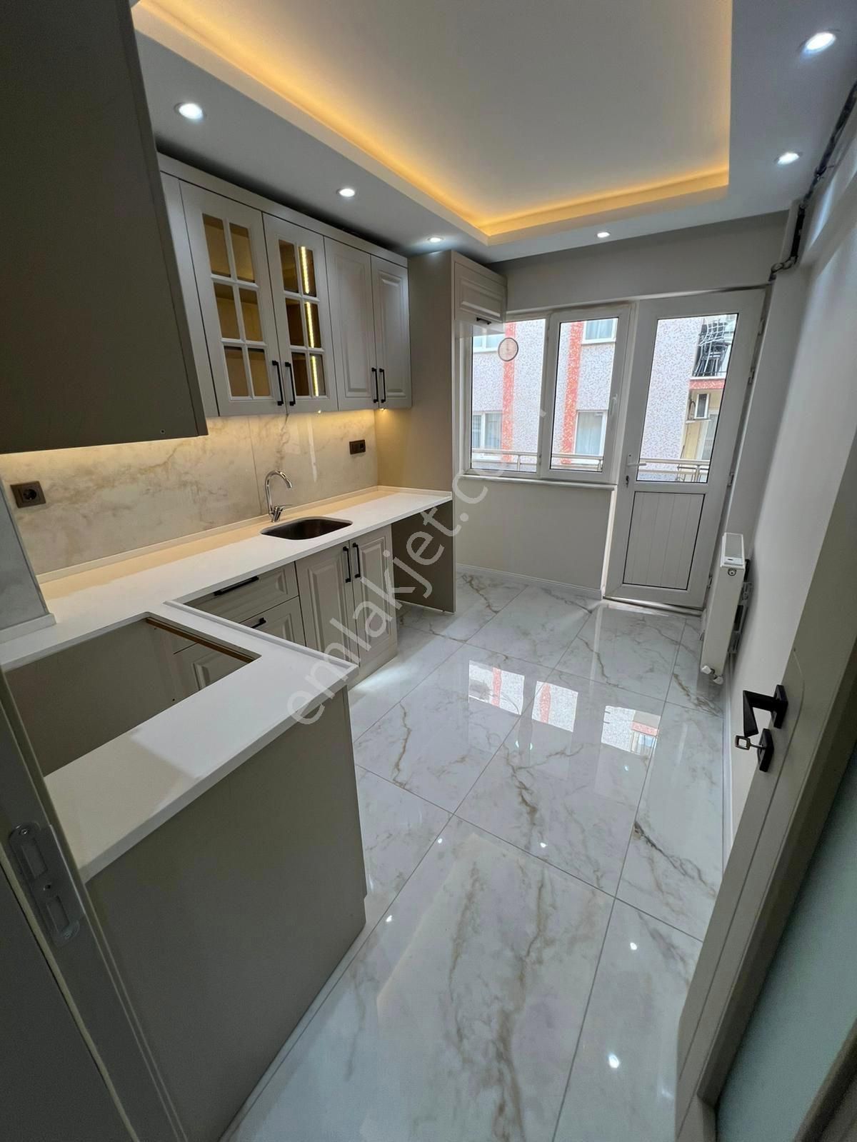 Bilginoğlu Emlaktan Sakarya Mahallesi'nde 3+1