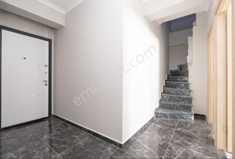 Kaçmaz'dan Küçükyalı Metro Yakını Lüks Ferah 4+2 Dubleks - Görsel 5