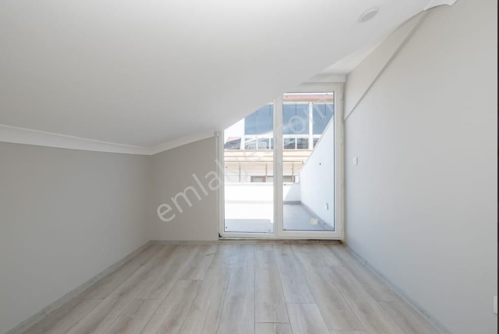 Kaçmaz'dan Küçükyalı Metro Yakını Lüks Ferah 4+2 Dubleks - Görsel 3