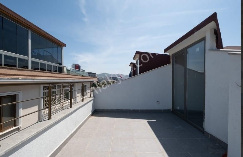 Kaçmaz'dan Küçükyalı Metro Yakını Lüks Ferah 4+2 Dubleks - Görsel 4