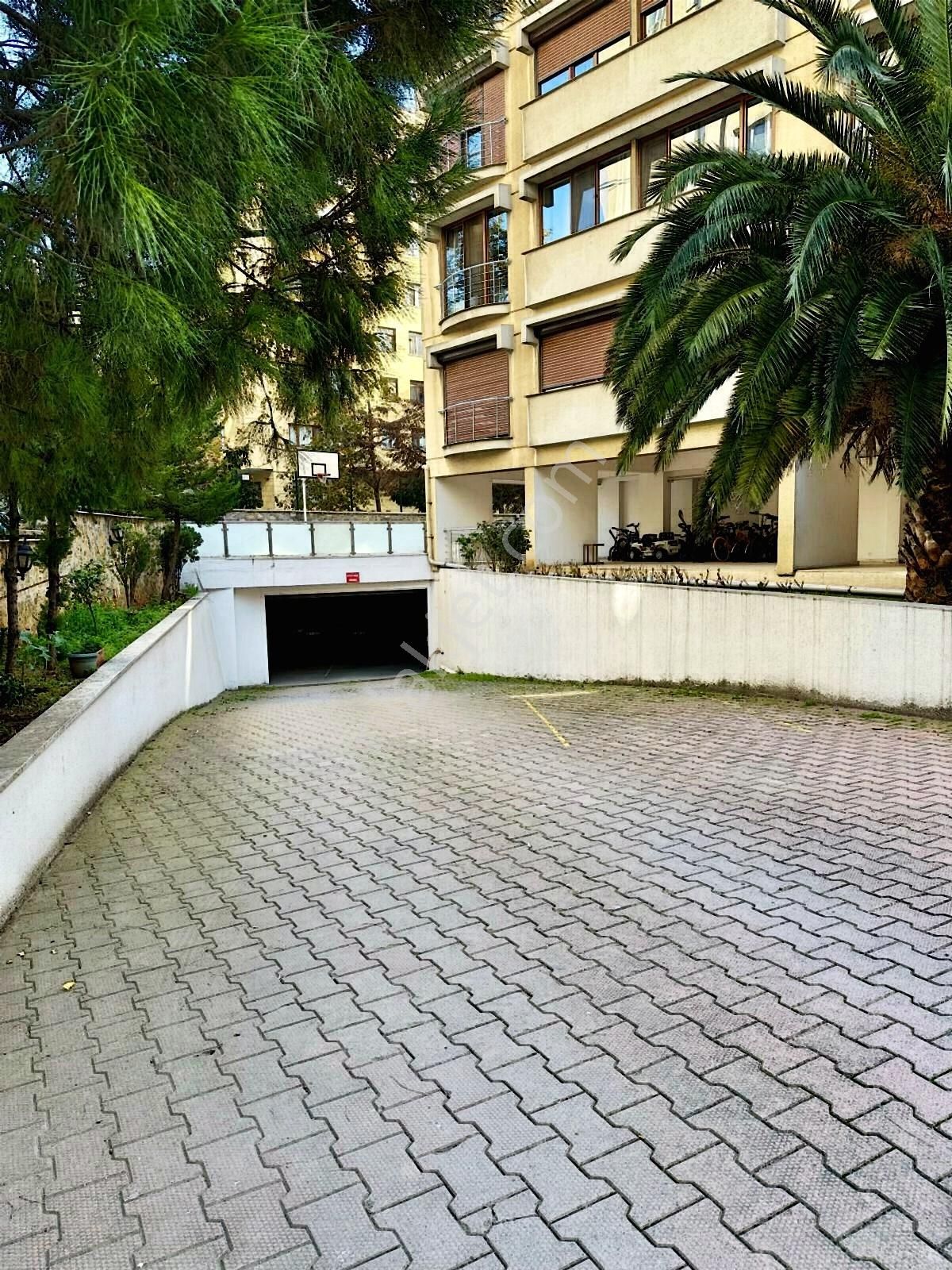 Poyraz'dan Kozyatağı'nda Site İçinde 7/24 Güvenlikli Havuzlu 3+1 - Görsel 4