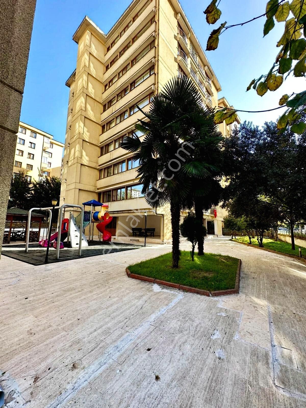 Poyraz'dan Kozyatağı'nda Site İçinde 7/24 Güvenlikli Havuzlu 3+1