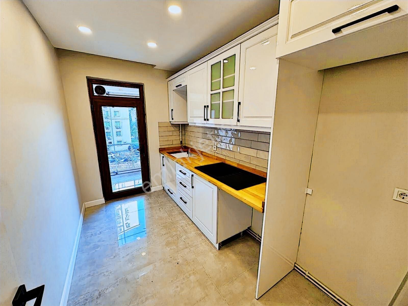 Poyraz'dan Kozyatağı'nda Site İçinde 7/24 Güvenlikli Havuzlu 3+1 - Görsel 18