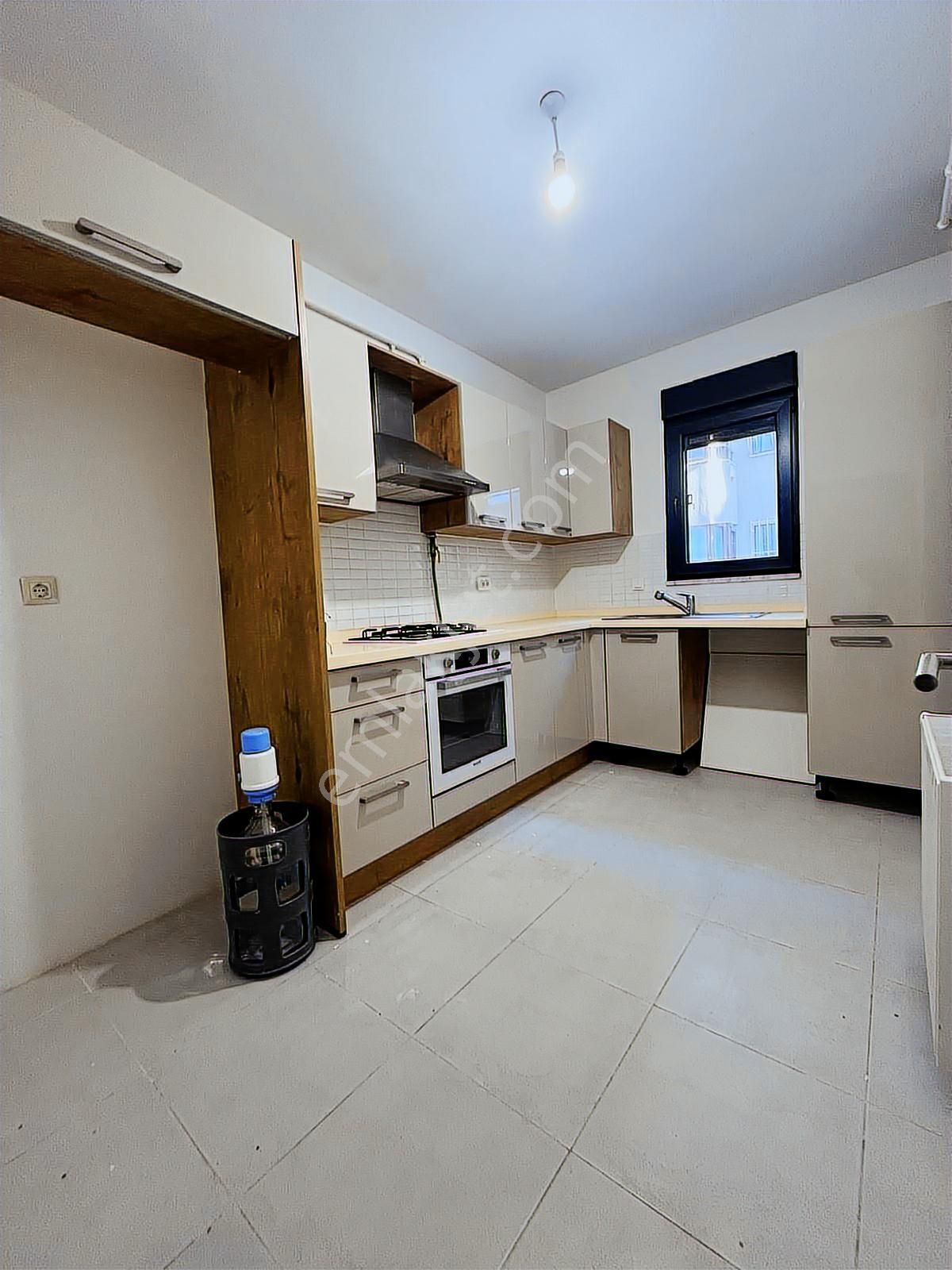 Poyraz'dan Kozyatağında Yeni Binada Balkonlu 95 M2 Net 3+1 Daire - Görsel 11