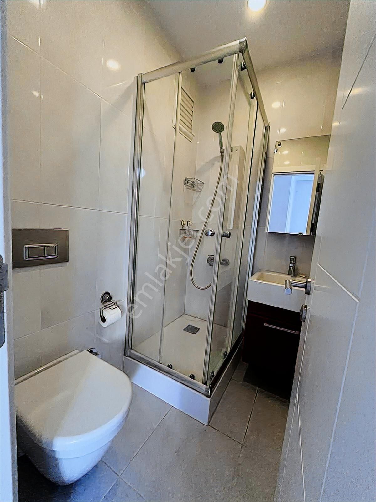 Poyraz'dan Kozyatağında Yeni Binada Balkonlu 95 M2 Net 3+1 Daire - Görsel 3