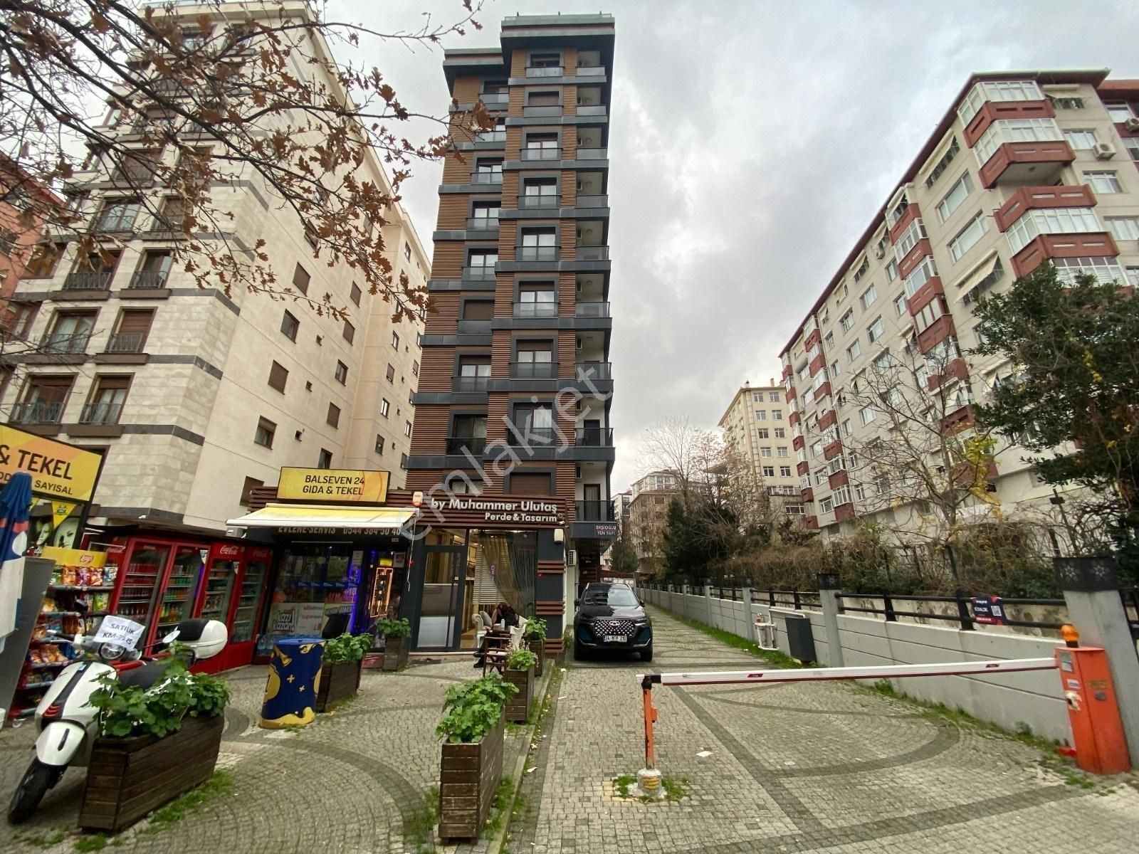 Poyraz'dan Suadiyede Bağdat Caddesine Yakın Balkonlu 2+1 Satılık