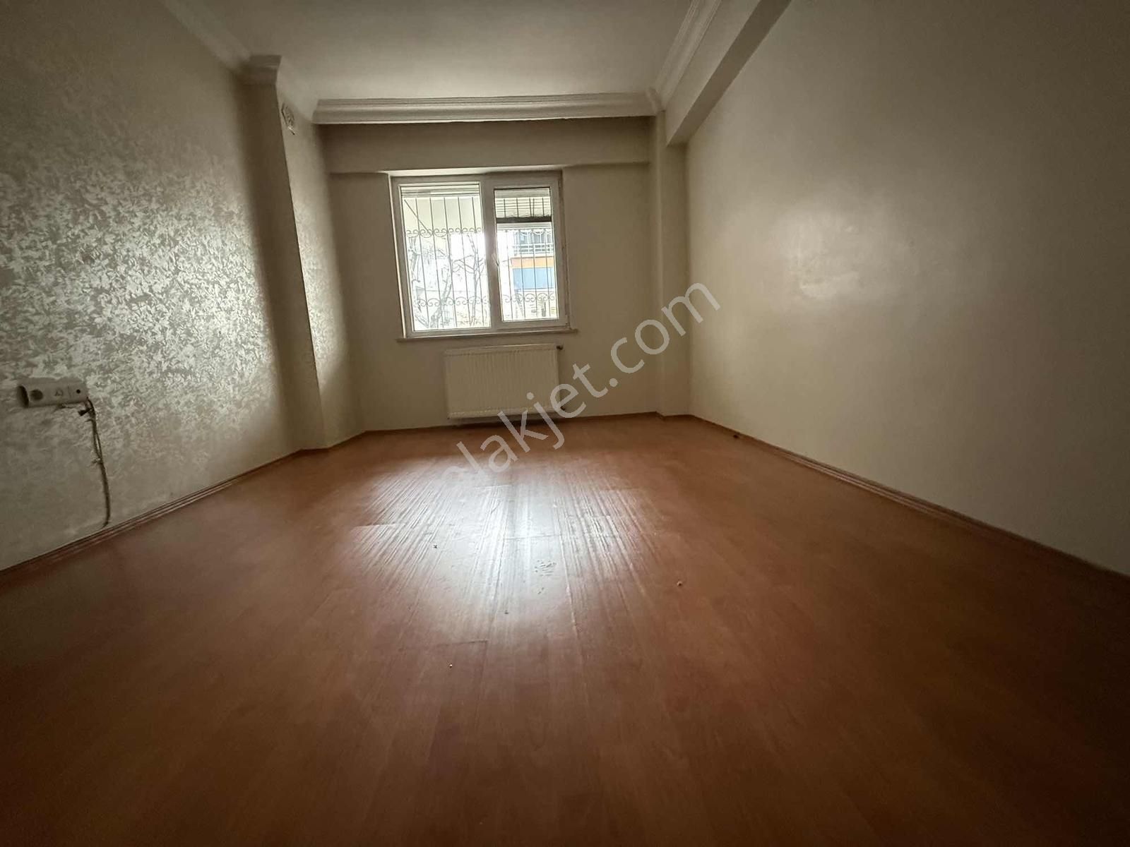 Yeşilova Mahallesi'nde 1 + 1 Yüksek Giriş Daire