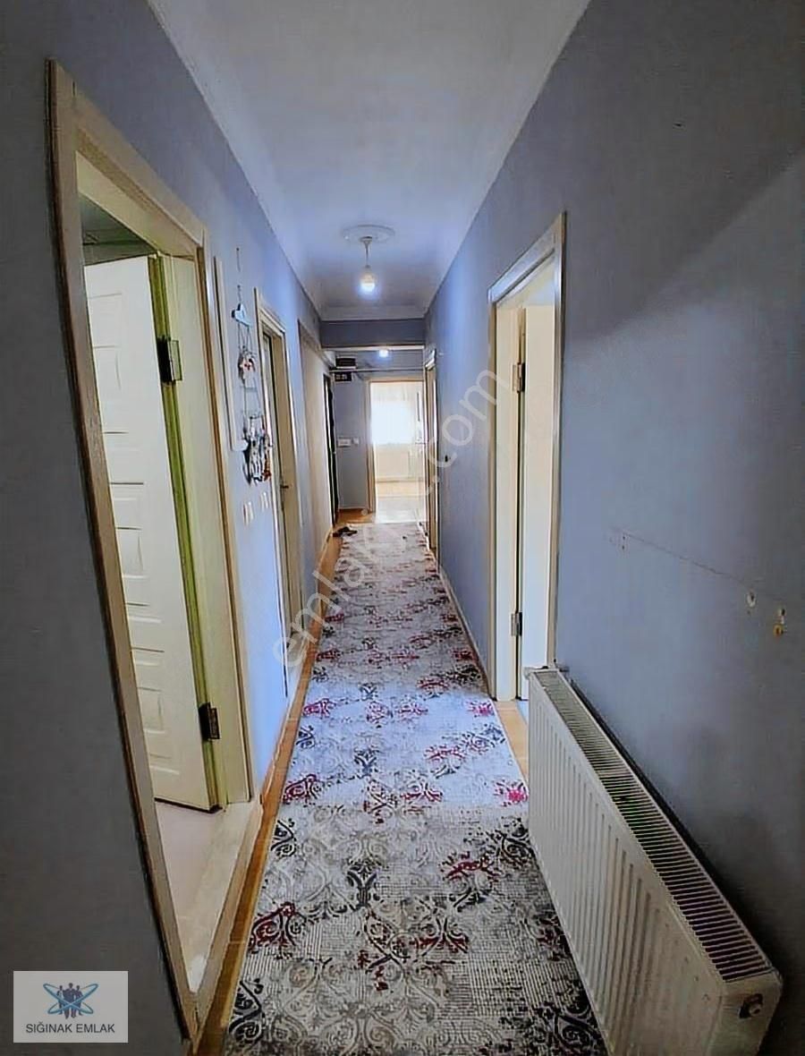 Sığınak Emlak Tan Merkezi Konumda Geniş Balkonda Otoparklı - Görsel 13