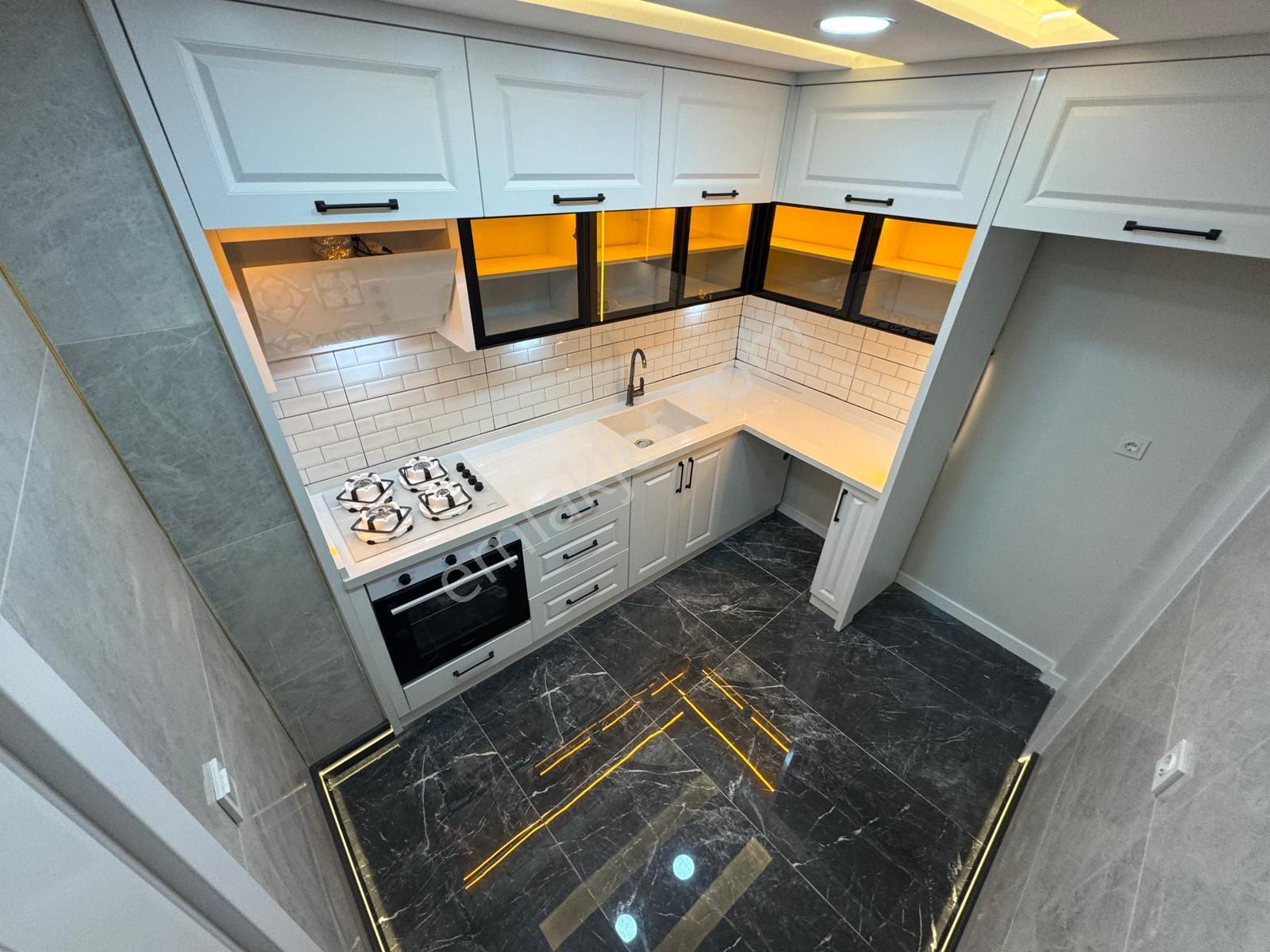 Doradan Akçay Merkez De Denize 50m Satılık 2+1 Daire - Görsel 2