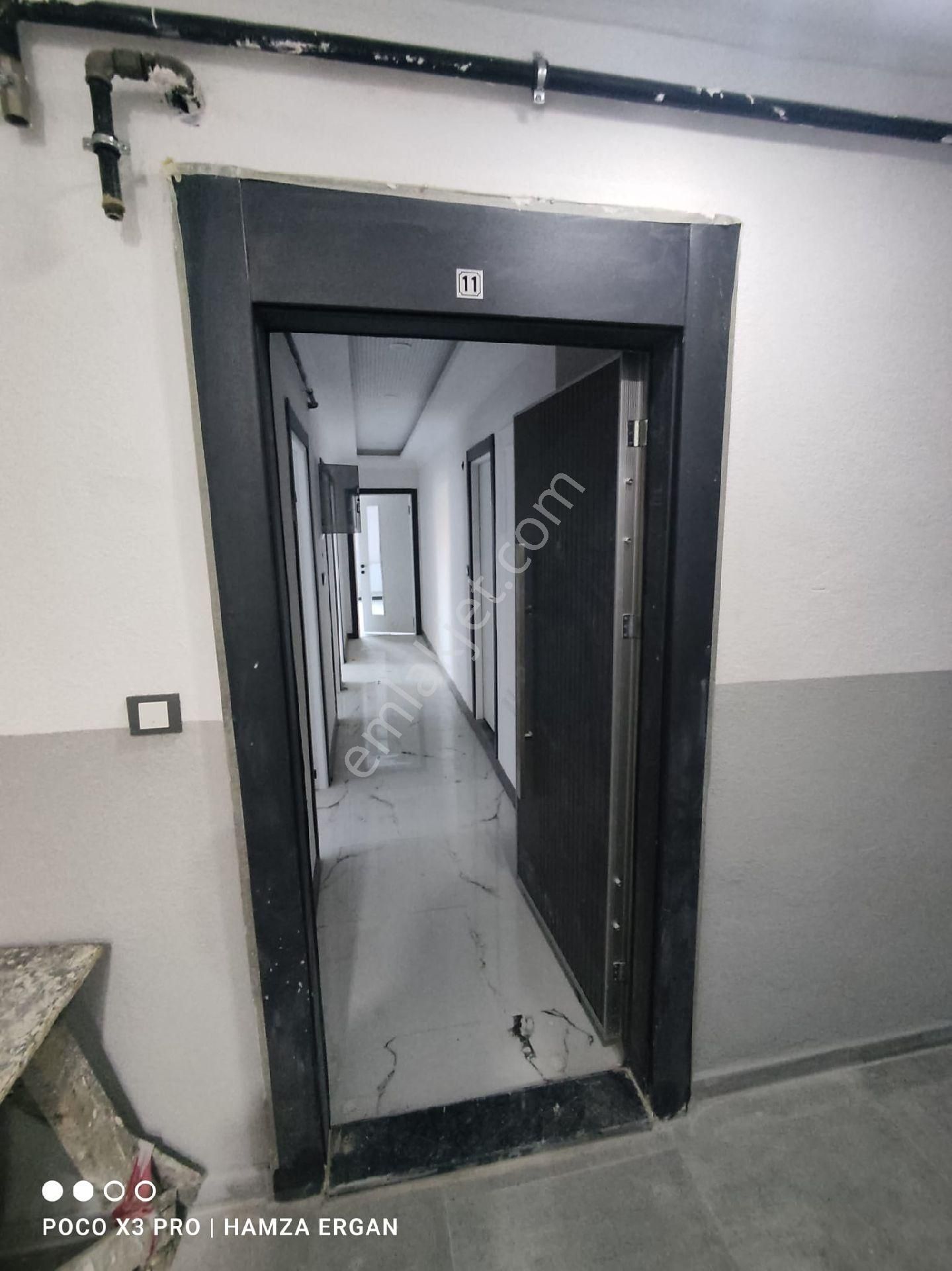 1.69 Oranlı %50 Krediyle Arnavutköy Sitede Satılık 2+1 Ara Kat Daire