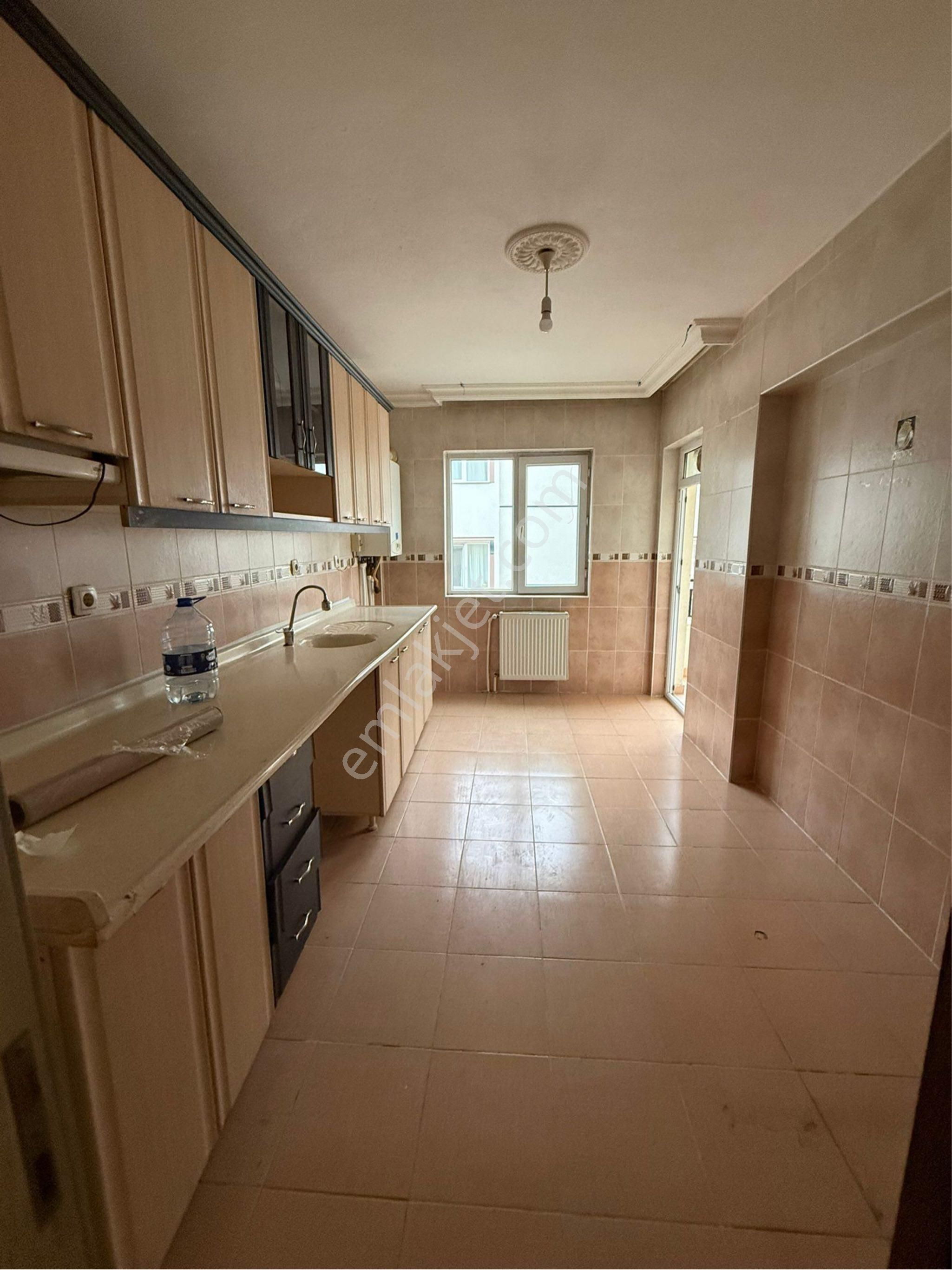 Malazgirt Mah 3+1 Asansörlü Ara Katta 125m2 Geniş Daire