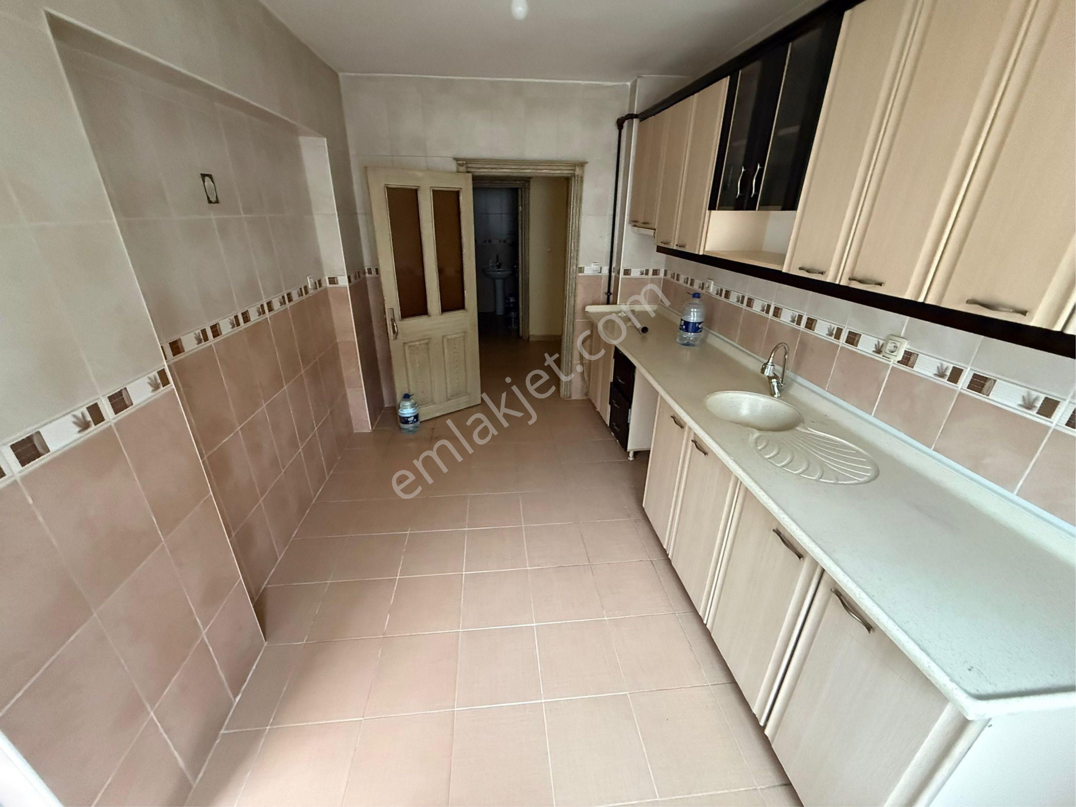 Malazgirt Mah 3+1 Asansörlü Ara Katta 125m2 Geniş Daire - Görsel 6