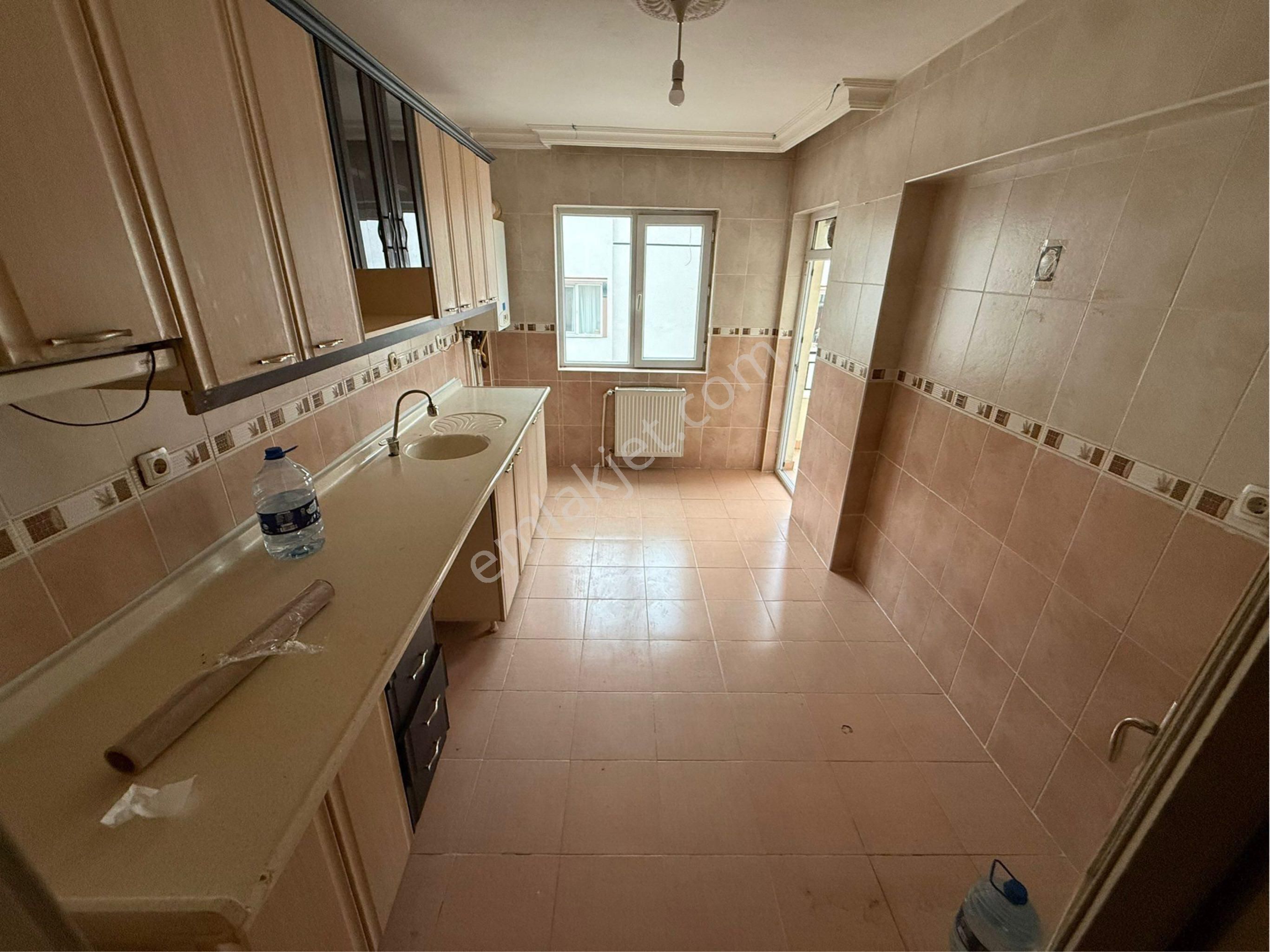 Malazgirt Mah 3+1 Asansörlü Ara Katta 125m2 Geniş Daire - Görsel 2