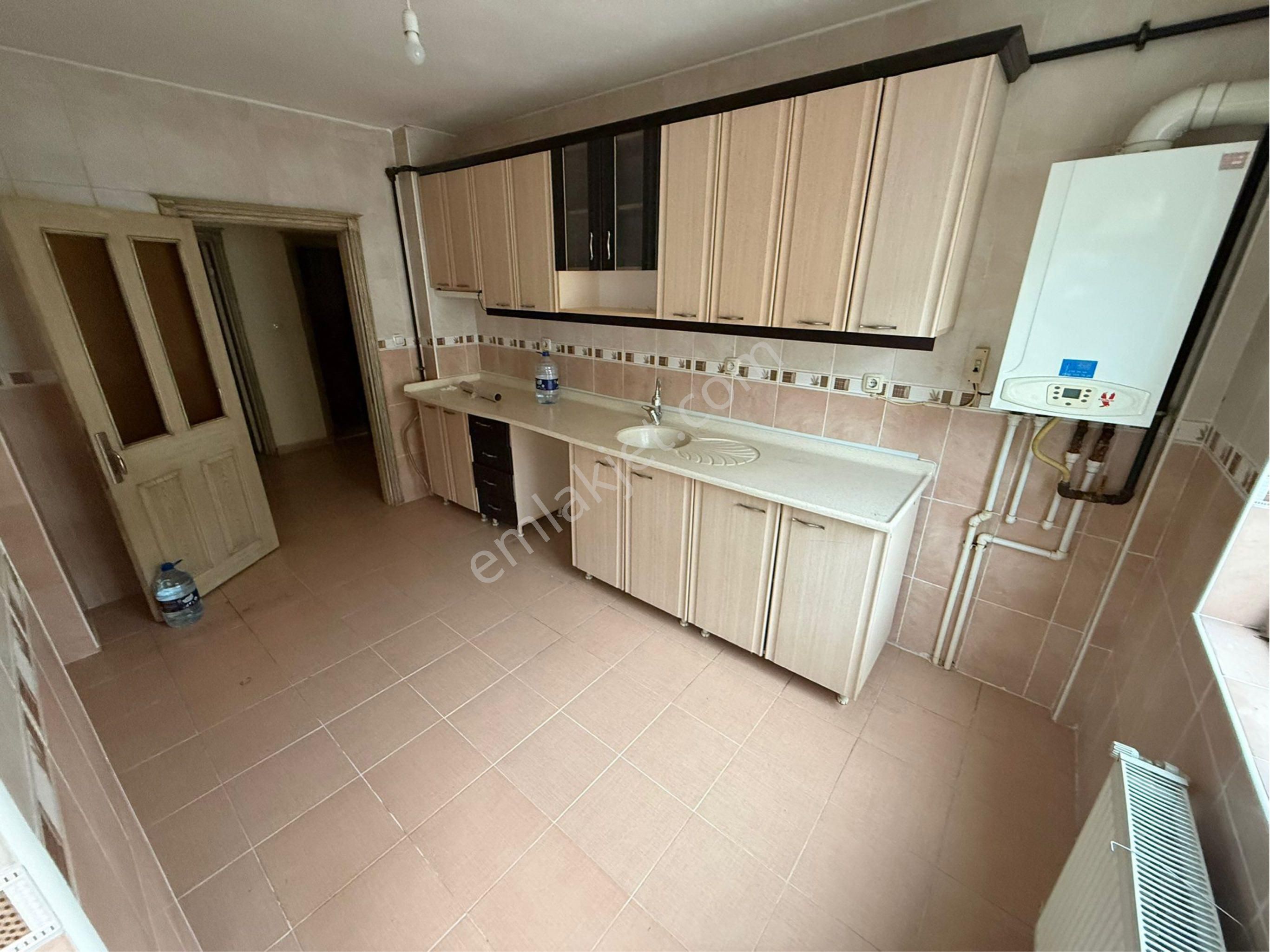 Malazgirt Mah 3+1 Asansörlü Ara Katta 125m2 Geniş Daire - Görsel 3