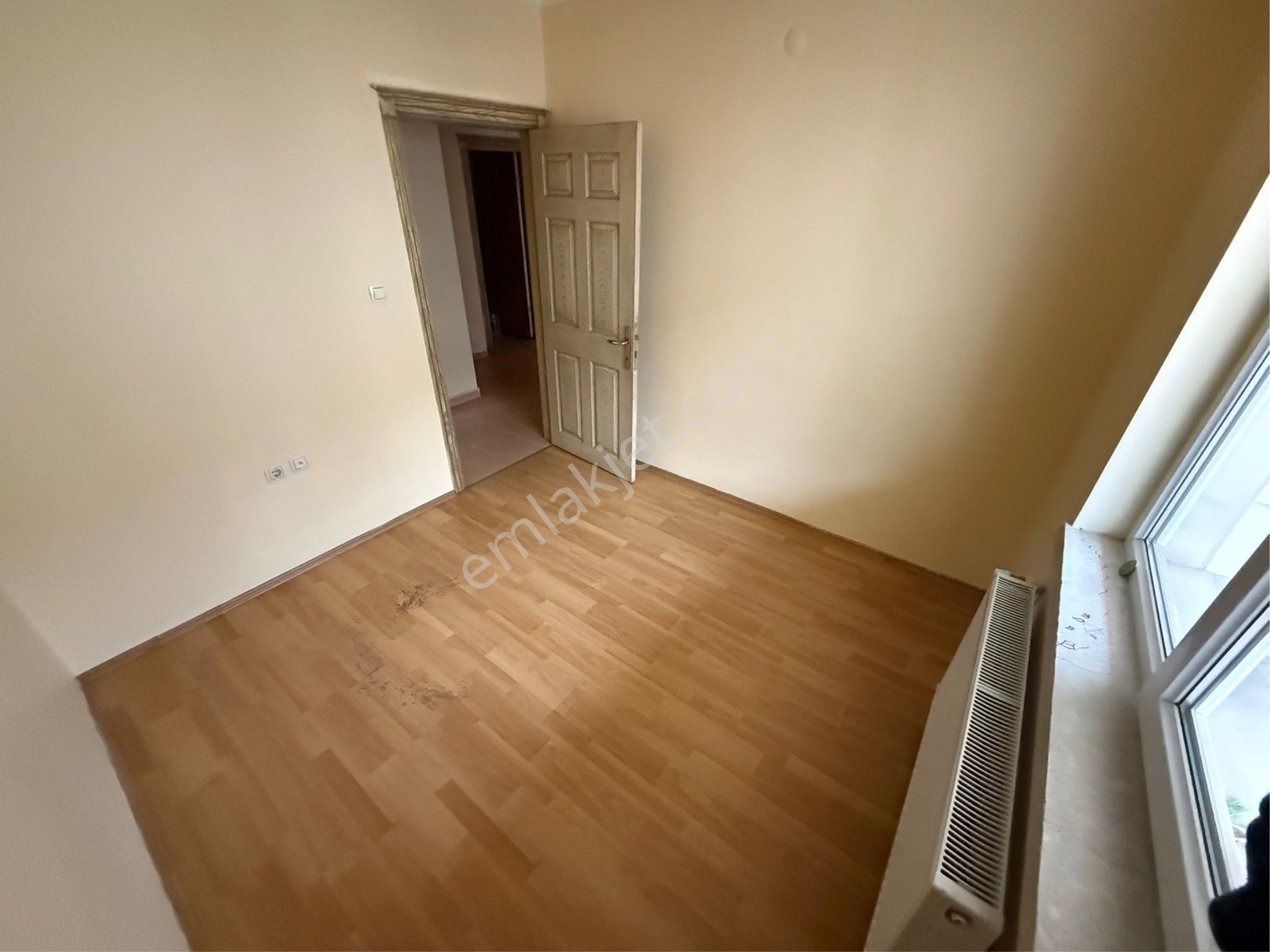 Malazgirt Mah 3+1 Asansörlü Ara Katta 125m2 Geniş Daire - Görsel 15