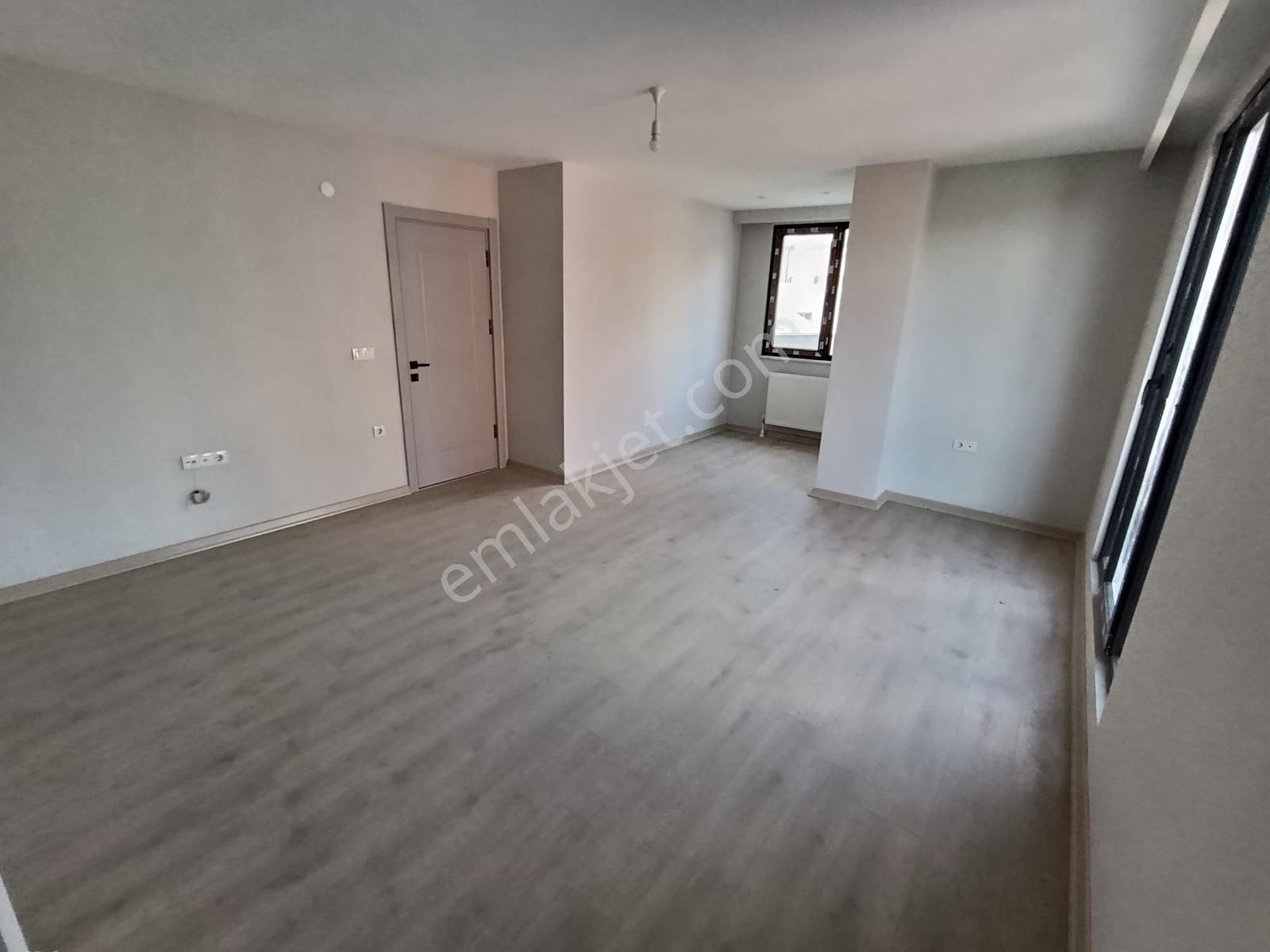 Atabey'den Çekmeköy Soğukpınar'da 2+1 95 M2 Satılık Daire