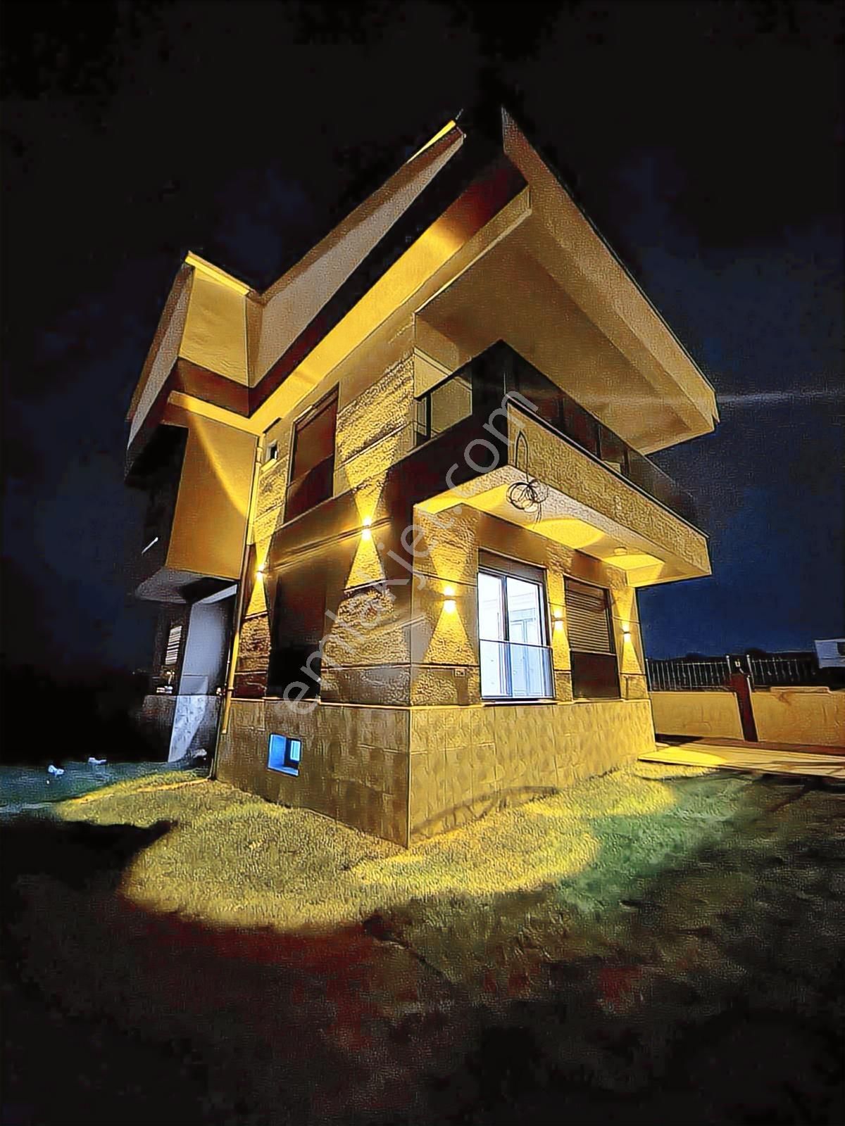 Silivri'de 7+2 Ultralüks Müstakil Villa Emsalsiz Rakamaa - Görsel 17