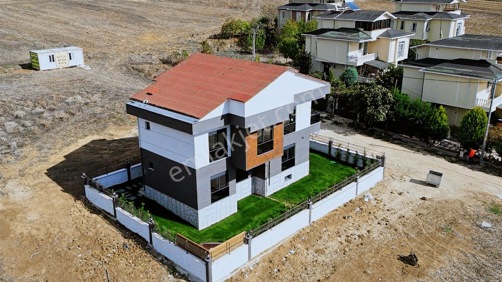 Silivri'de 7+2 Ultralüks Müstakil Villa Emsalsiz Rakamaa