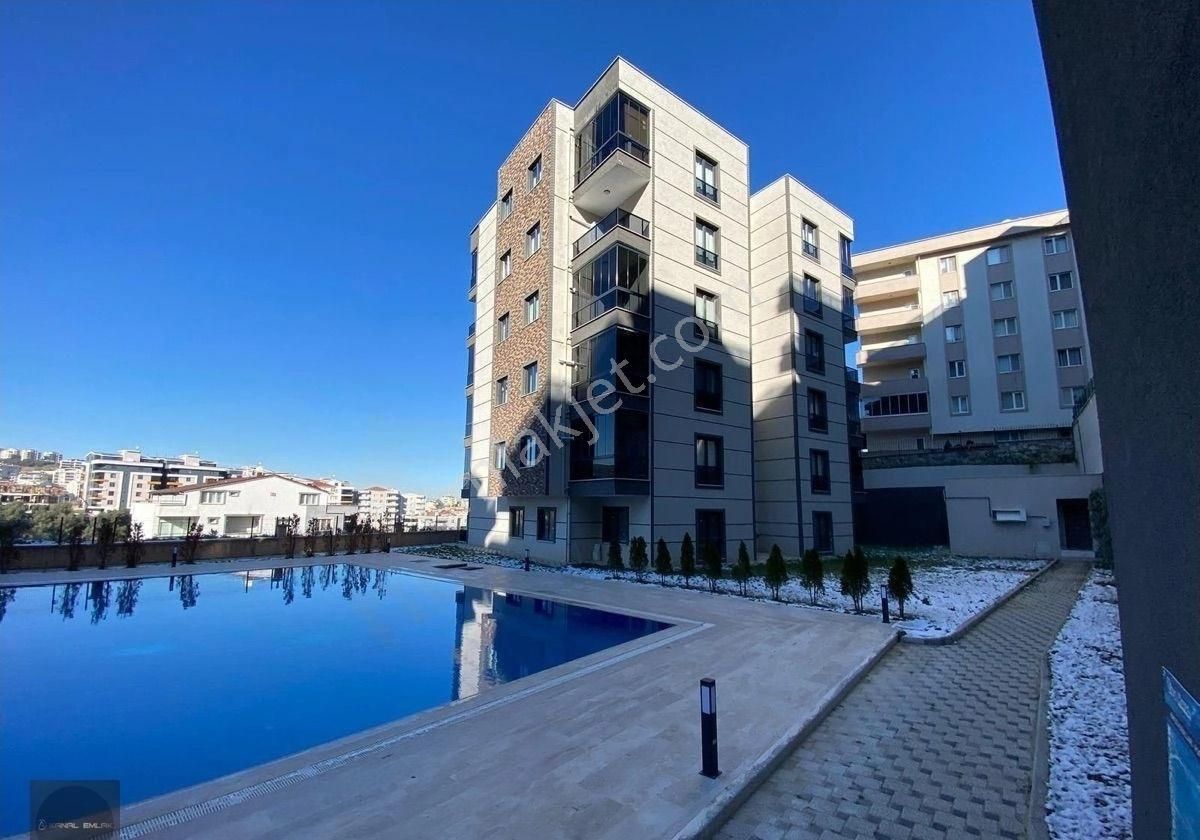 Halit Paşa’da Havuzlu 5 + 1 Kiralık Dubleks