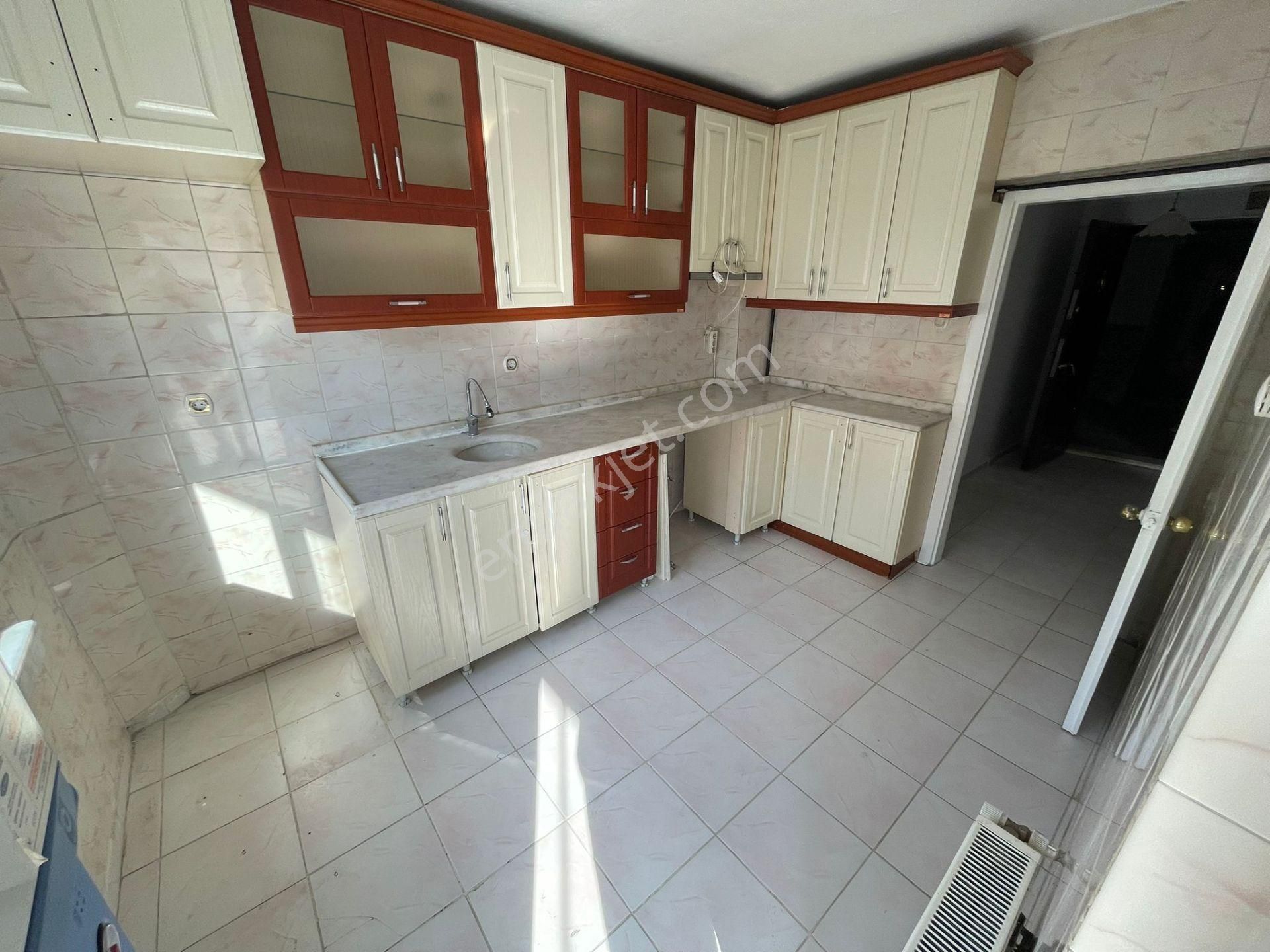 Malazgirt Mh'de 3+1 Ara Katta Buhara Caddesin'de Daire!!! - Görsel 3