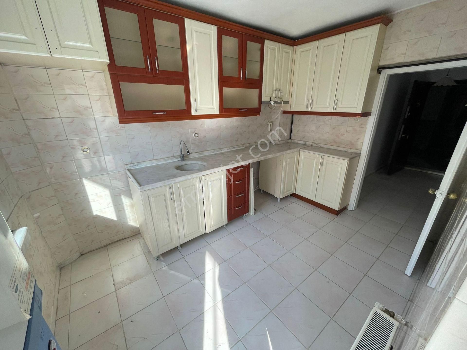 Malazgirt Mh'de 3+1 Ara Katta Buhara Caddesin'de Daire!!! - Görsel 2