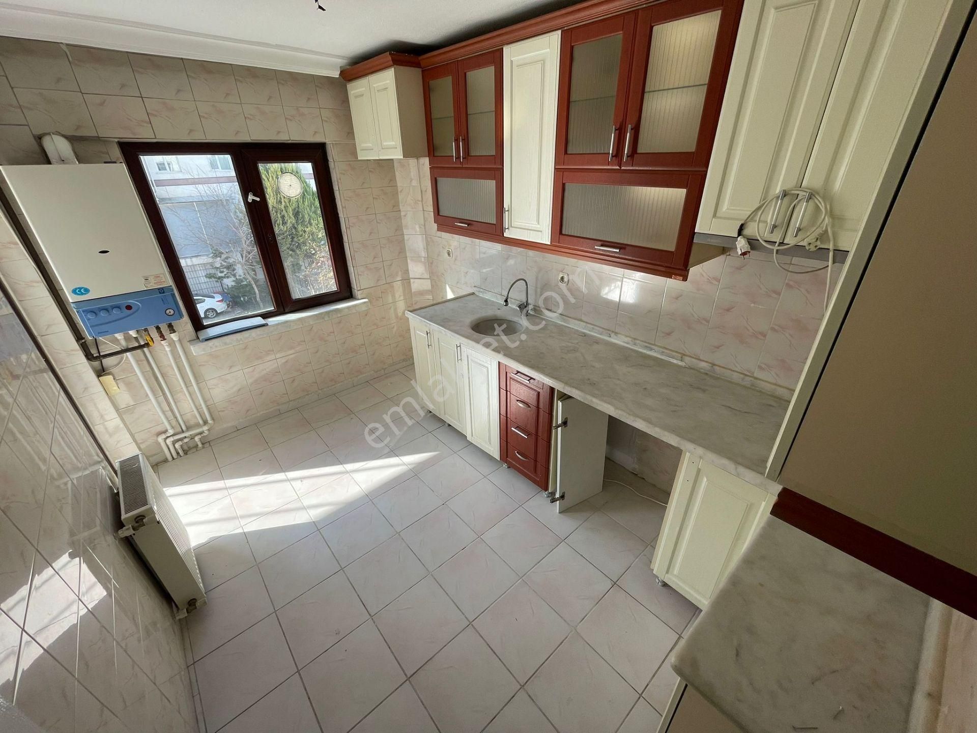 Malazgirt Mh'de 3+1 Ara Katta Buhara Caddesin'de Daire!!! - Görsel 4