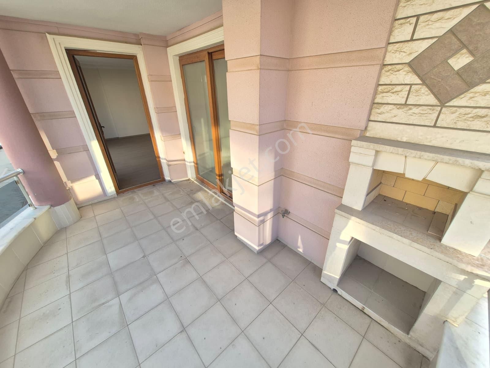 Doradan Akçay Merkez'de Ebeveyn Banyolu Geniş 3+1 Daire - Görsel 34