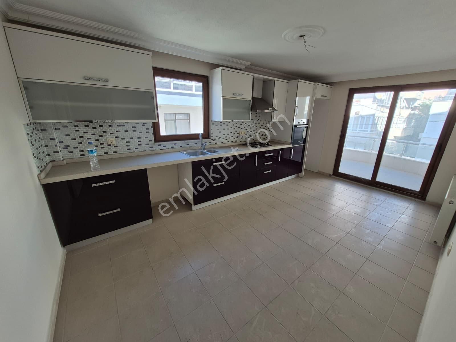 Doradan Akçay Merkez'de Ebeveyn Banyolu Geniş 3+1 Daire - Görsel 2