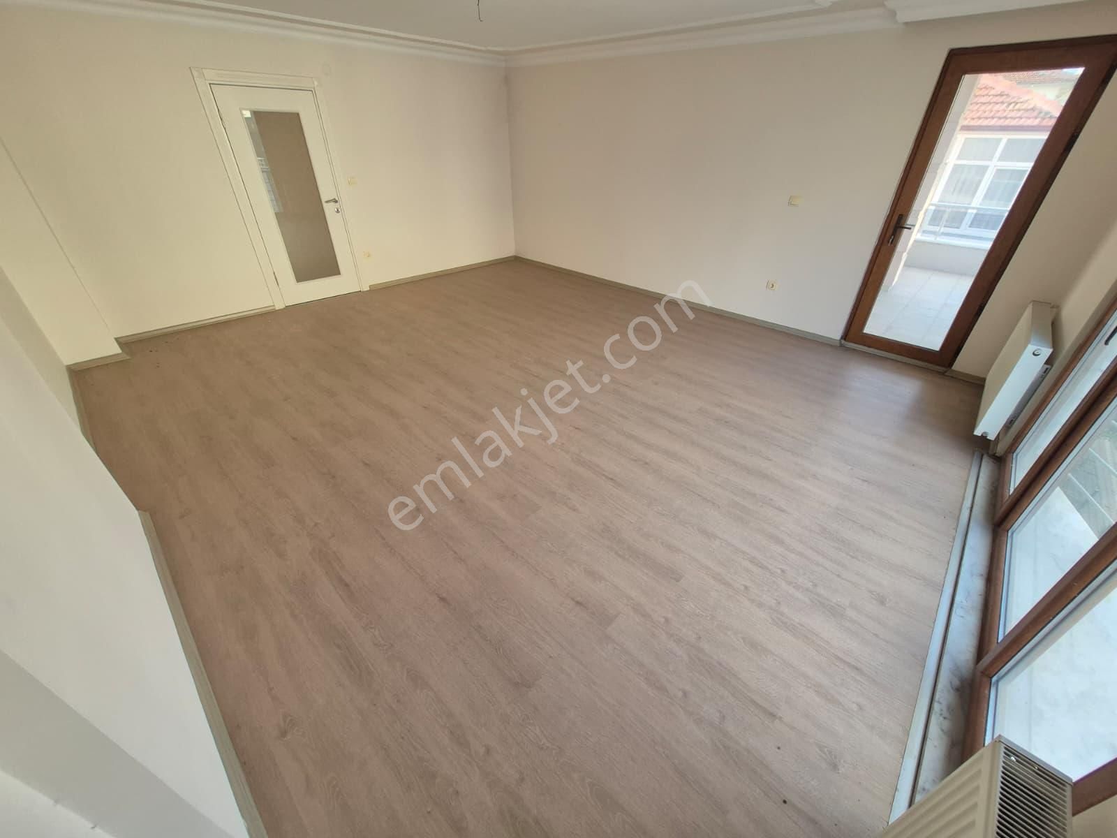 Doradan Akçay Merkez'de Ebeveyn Banyolu Geniş 3+1 Daire - Görsel 23