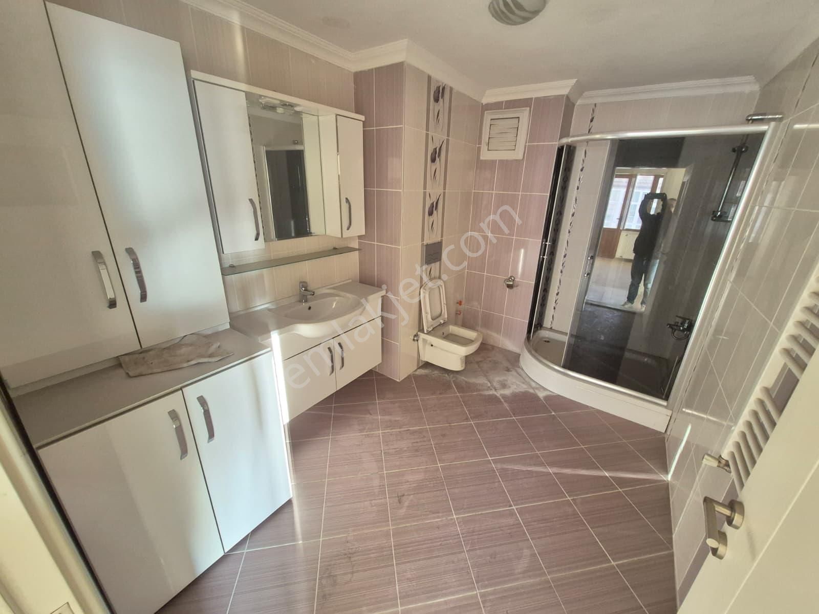 Doradan Akçay Merkez'de Ebeveyn Banyolu Geniş 3+1 Daire - Görsel 27