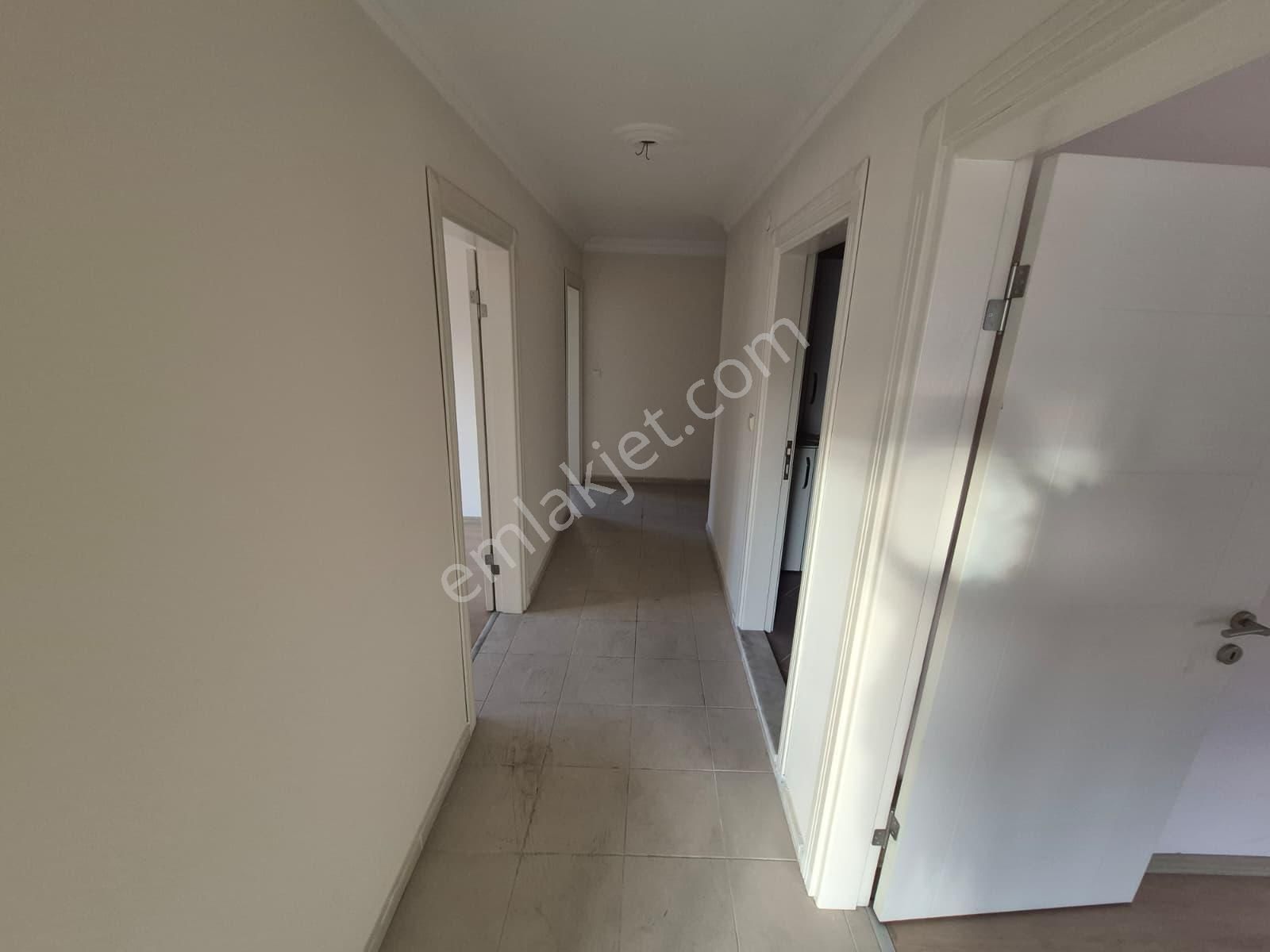 Doradan Akçay Merkez'de Ebeveyn Banyolu Geniş 3+1 Daire - Görsel 5