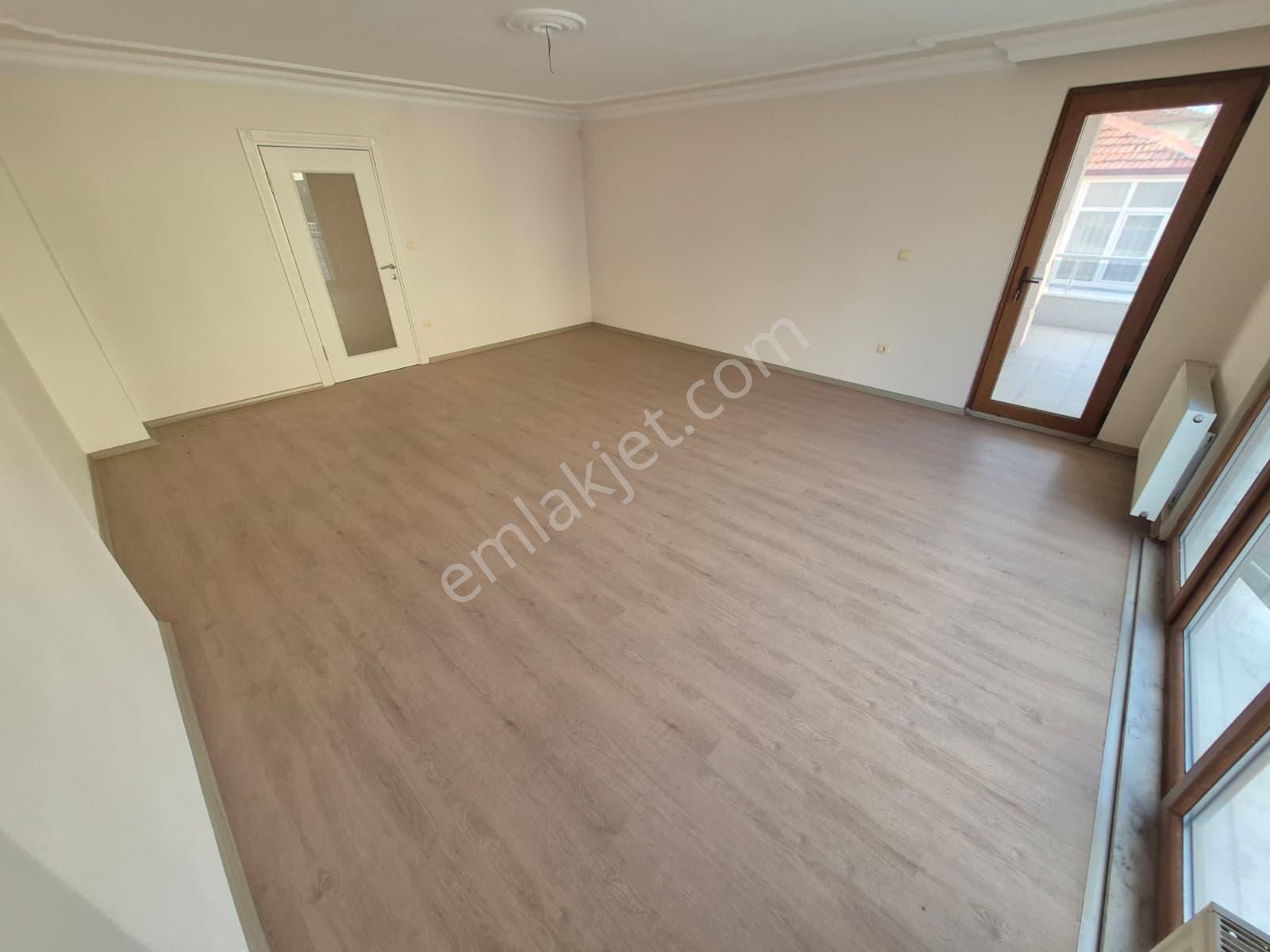 Doradan Akçay Merkez'de Ebeveyn Banyolu Geniş 3+1 Daire - Görsel 22