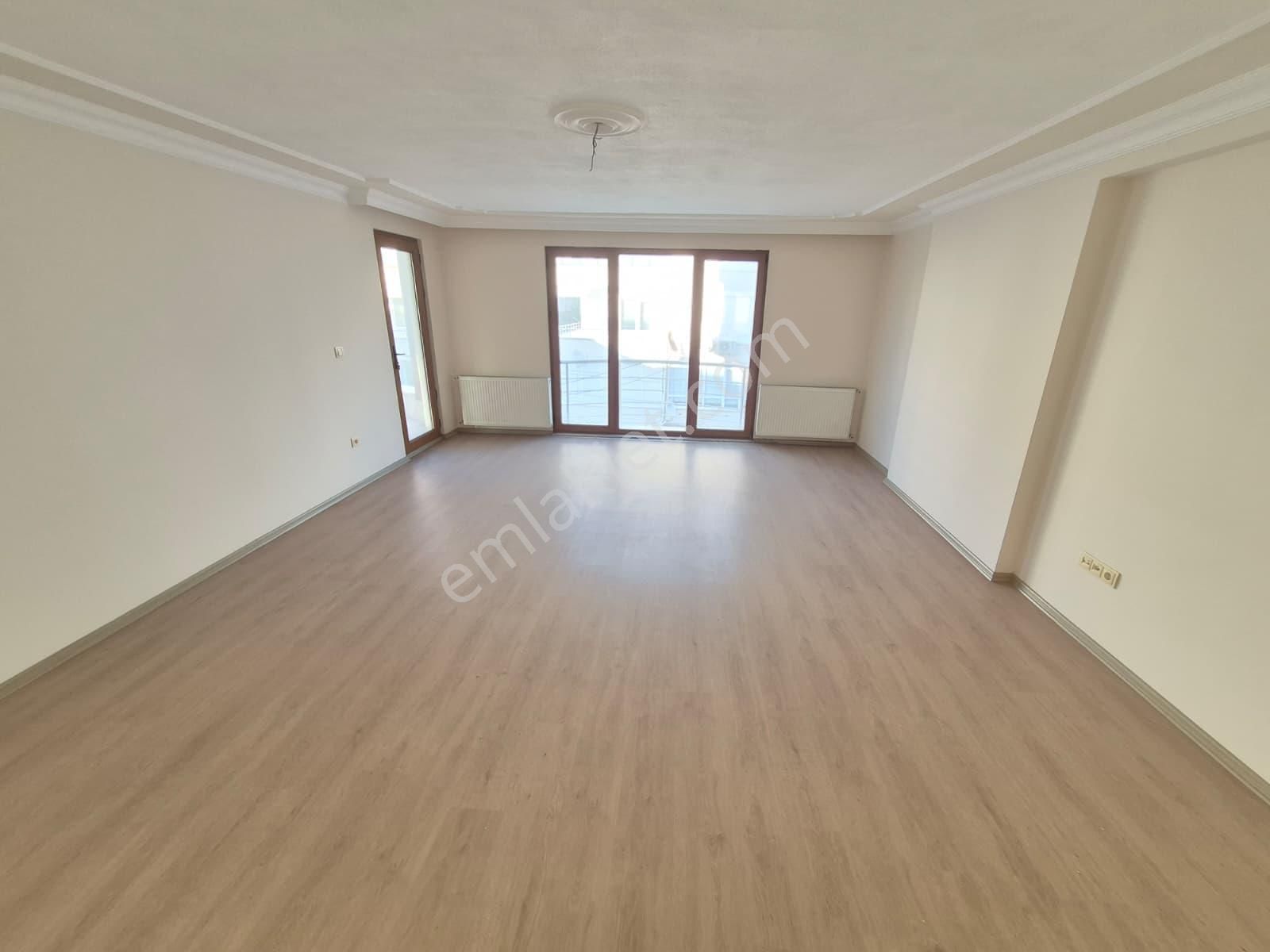 Doradan Akçay Merkez'de Ebeveyn Banyolu Geniş 3+1 Daire - Görsel 4