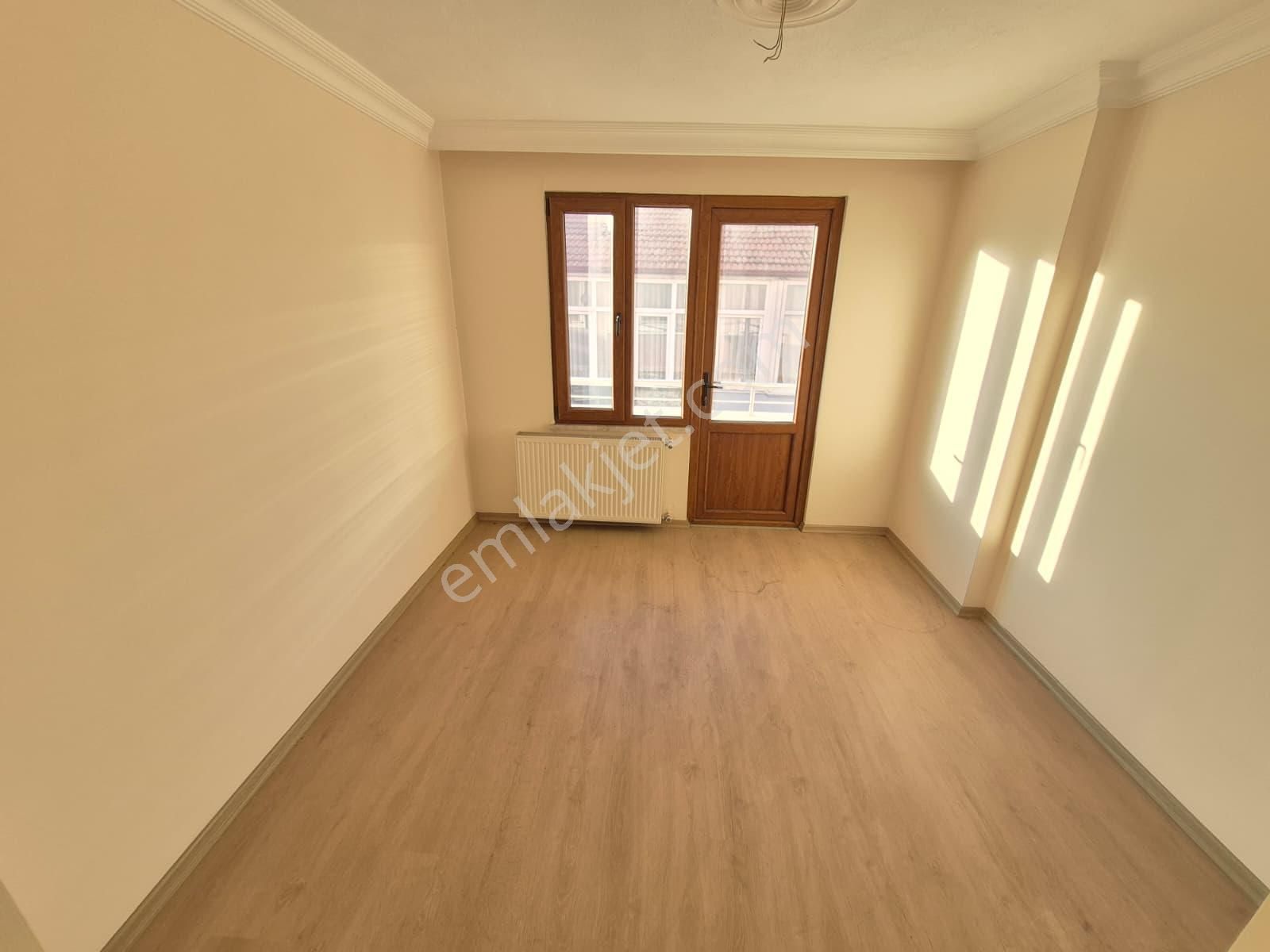 Doradan Akçay Merkez'de Ebeveyn Banyolu Geniş 3+1 Daire - Görsel 32