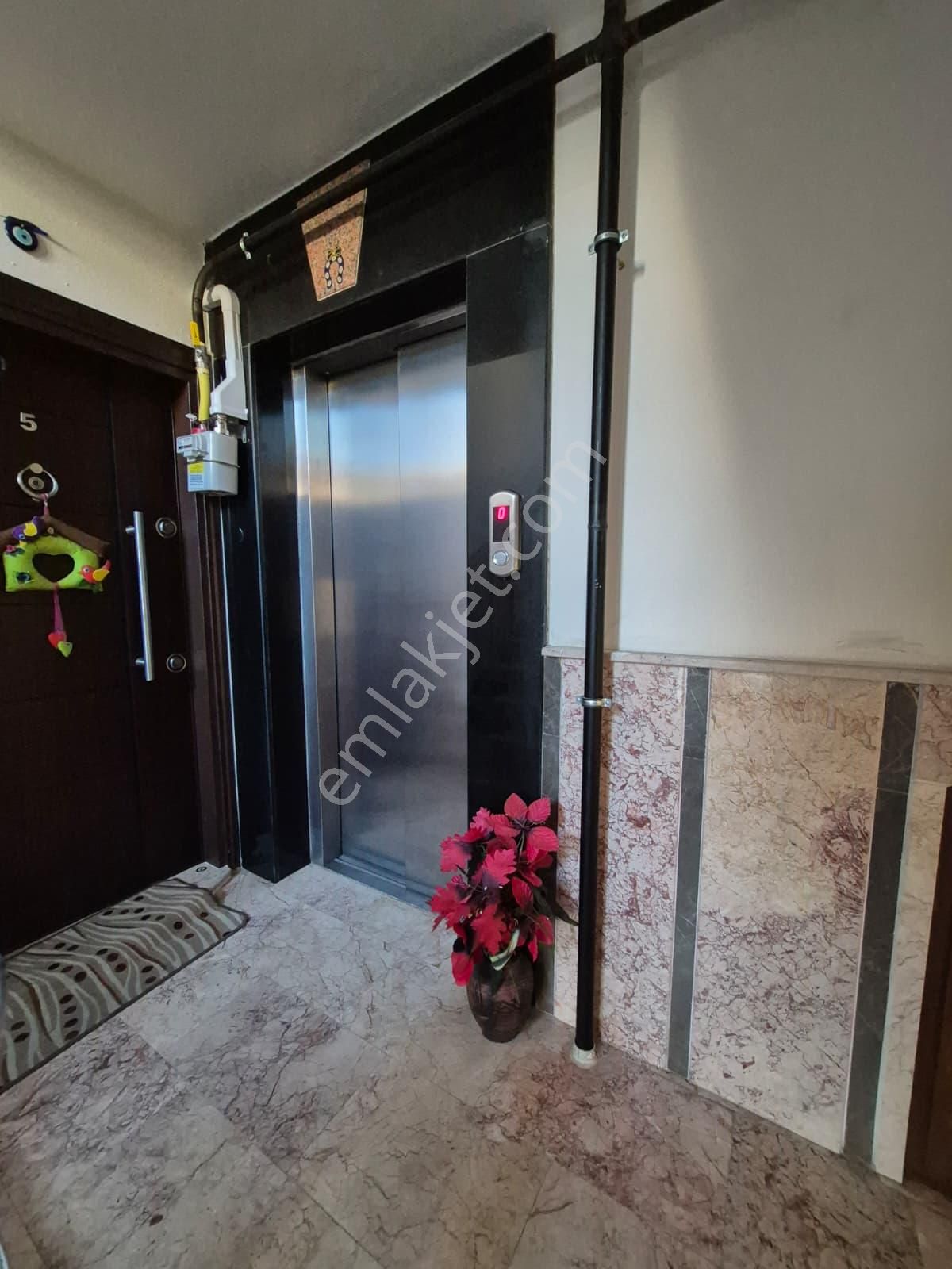 Doradan Akçay Merkez'de Ebeveyn Banyolu Geniş 3+1 Daire - Görsel 16