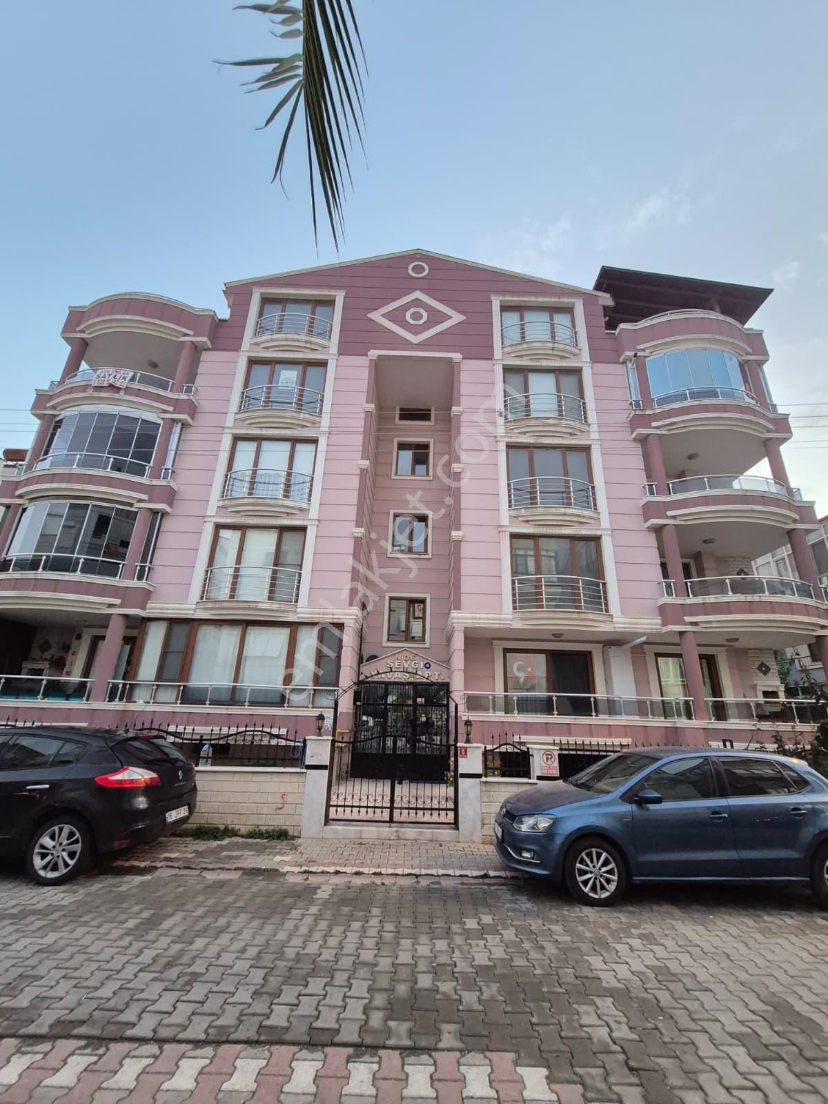 Doradan Akçay Merkez'de Ebeveyn Banyolu Geniş 3+1 Daire - Görsel 14