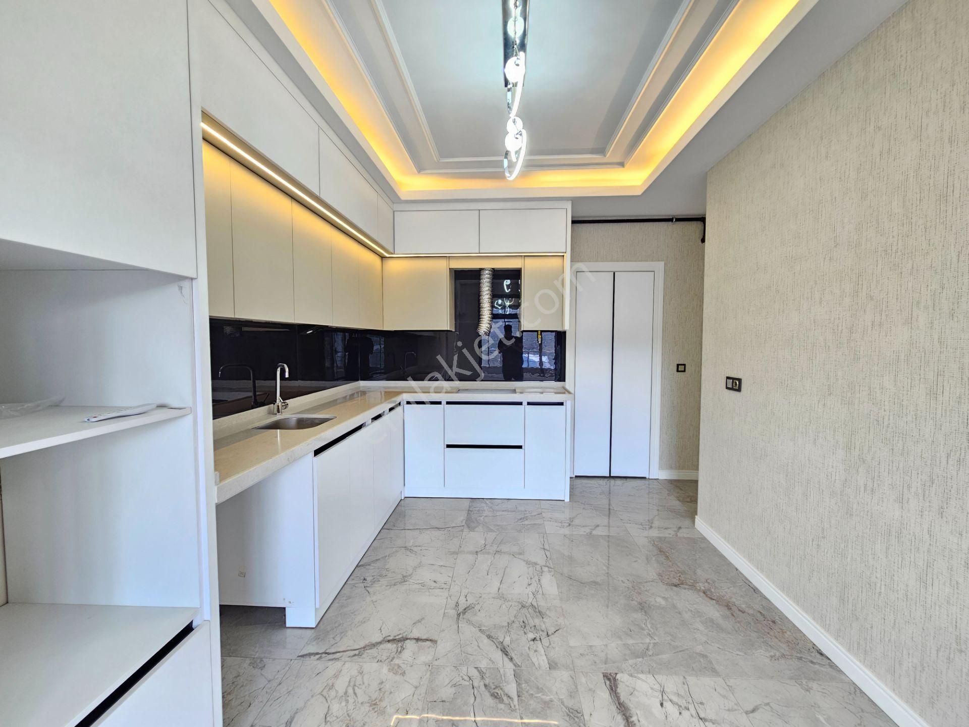 Selahaddin Eyyubi Mah. Cadde Yakını İşyapar Gayrimenkulden Lüks 3+1 Daire