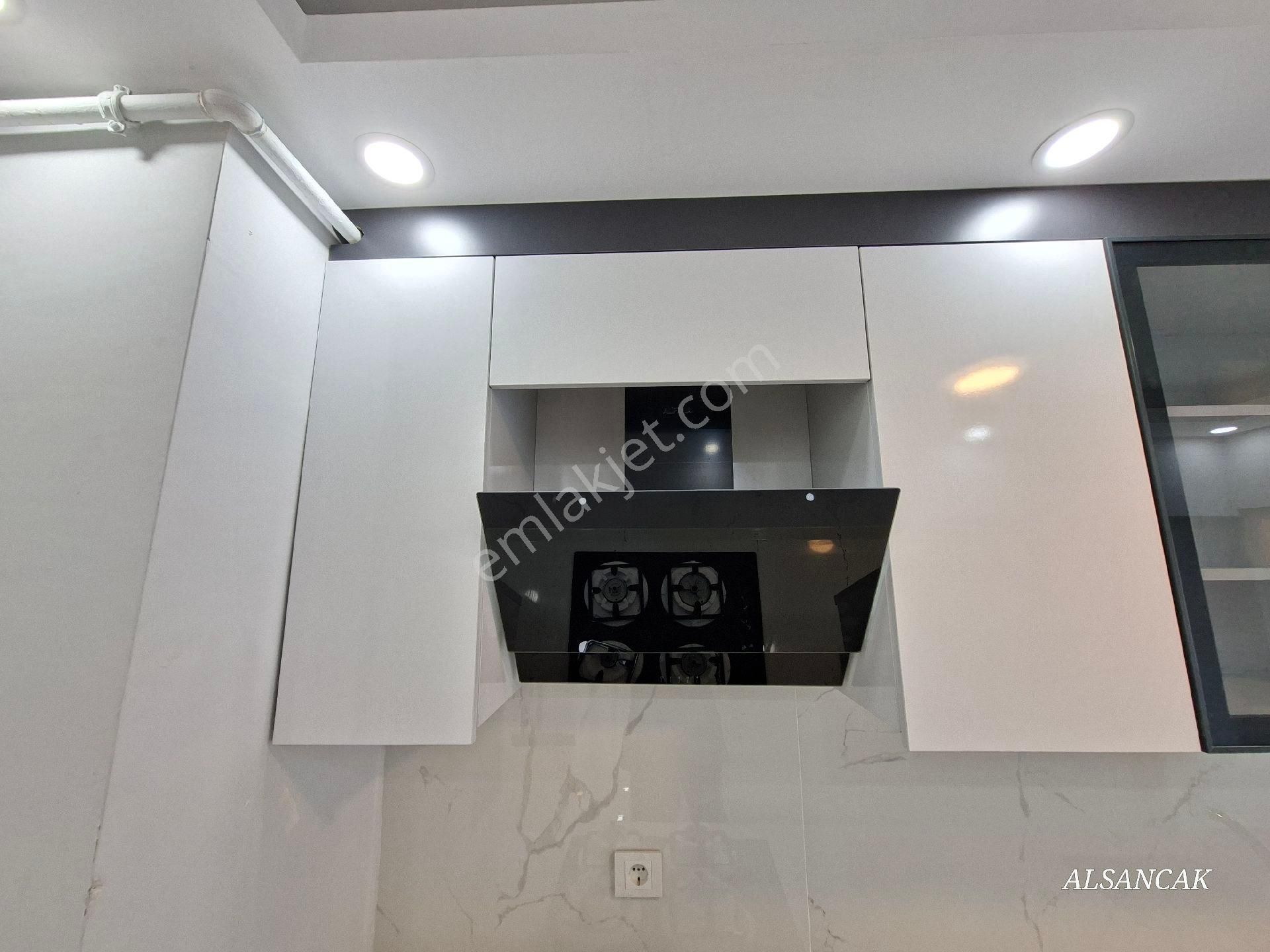 Oğuzlar Mahallesinde Sitede Orta Katta Lüks Yapılı 3+1 - Görsel 12