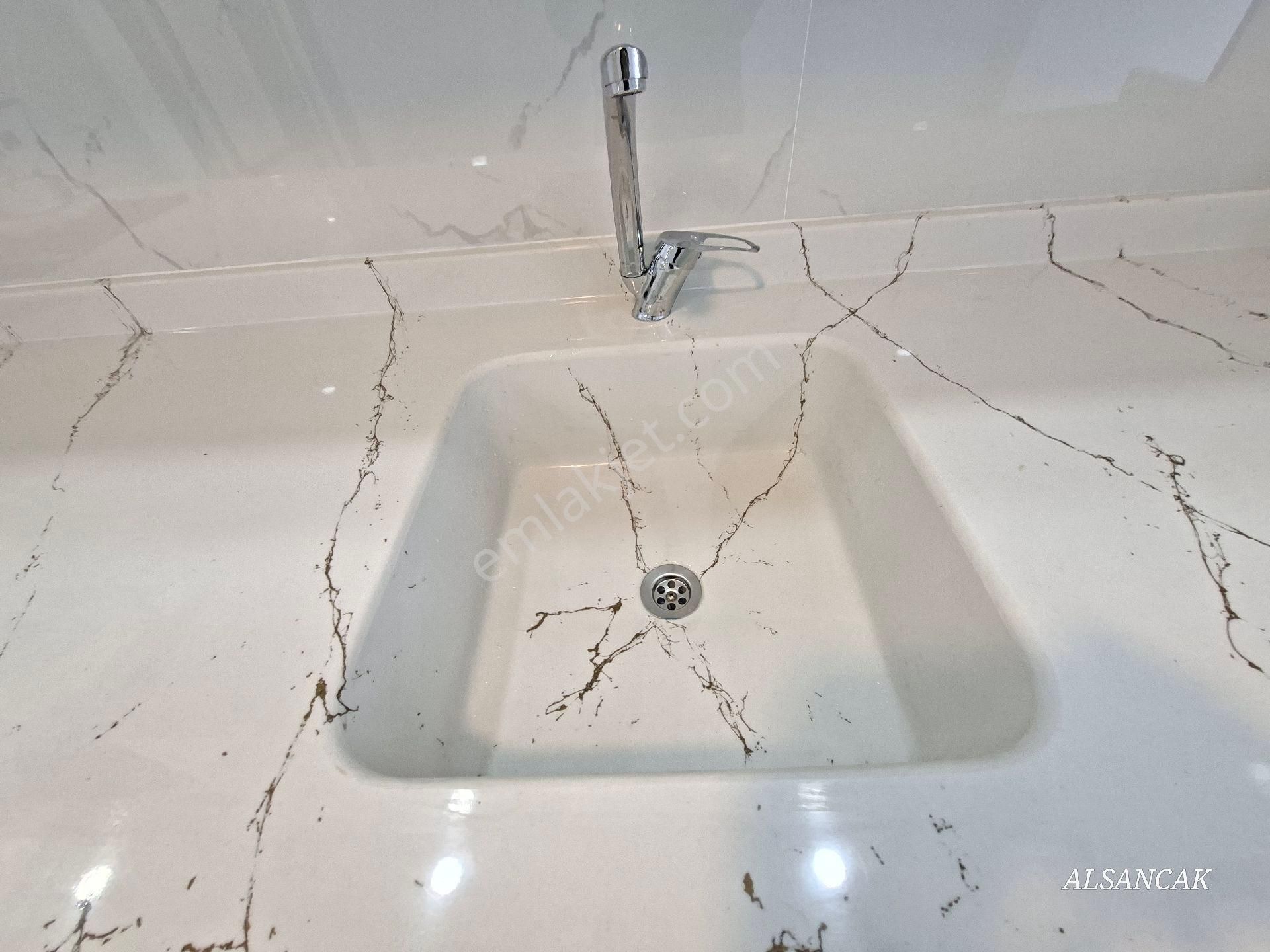 Oğuzlar Mahallesinde Sitede Orta Katta Lüks Yapılı 3+1 - Görsel 10