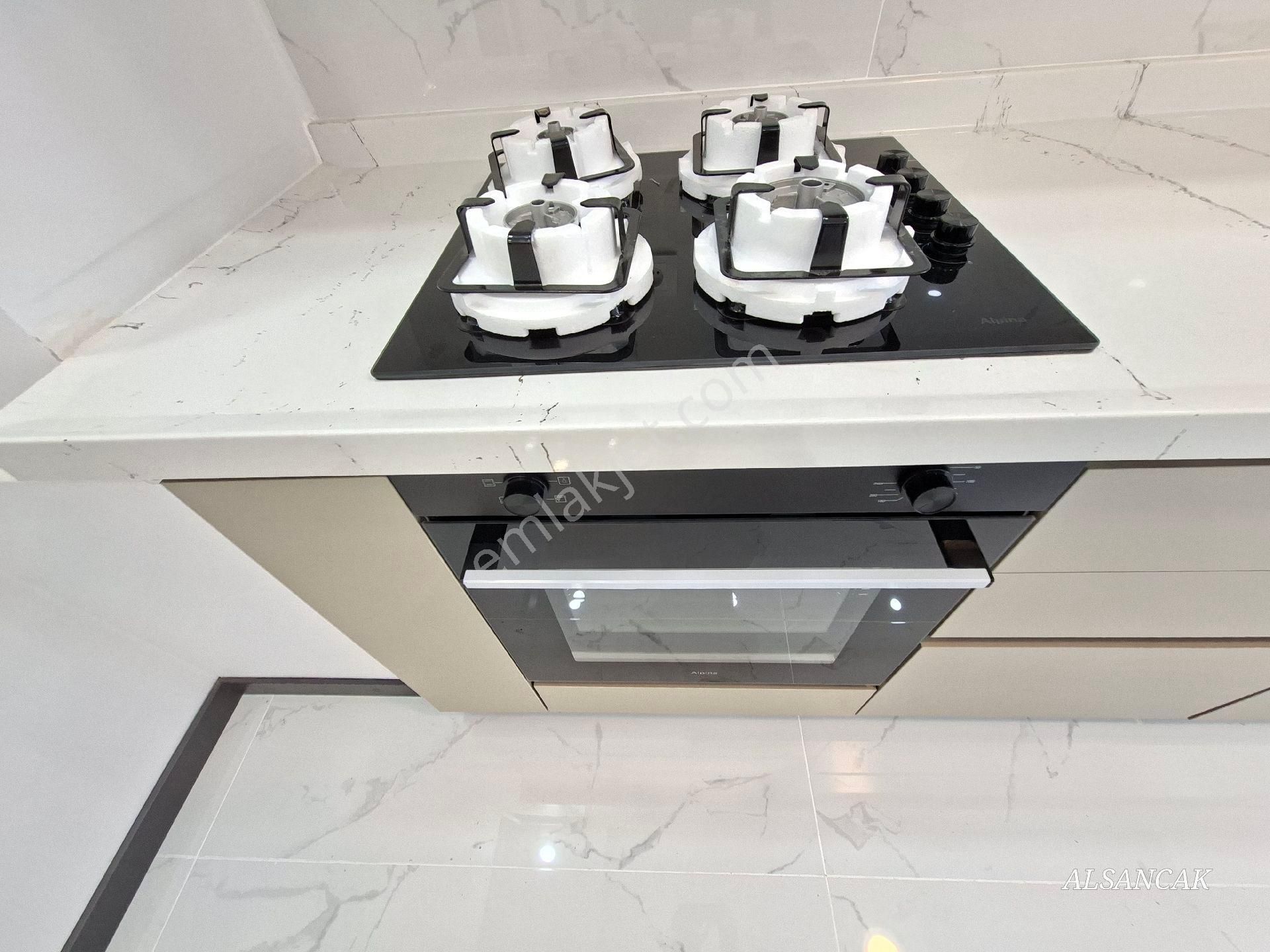 Oğuzlar Mahallesinde Sitede Orta Katta Lüks Yapılı 3+1 - Görsel 11