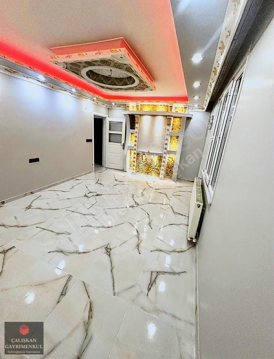 Arnavutköy Merkeze 5 Dakika Yürüme Mesafesinde 2+1 90 M2 Daire