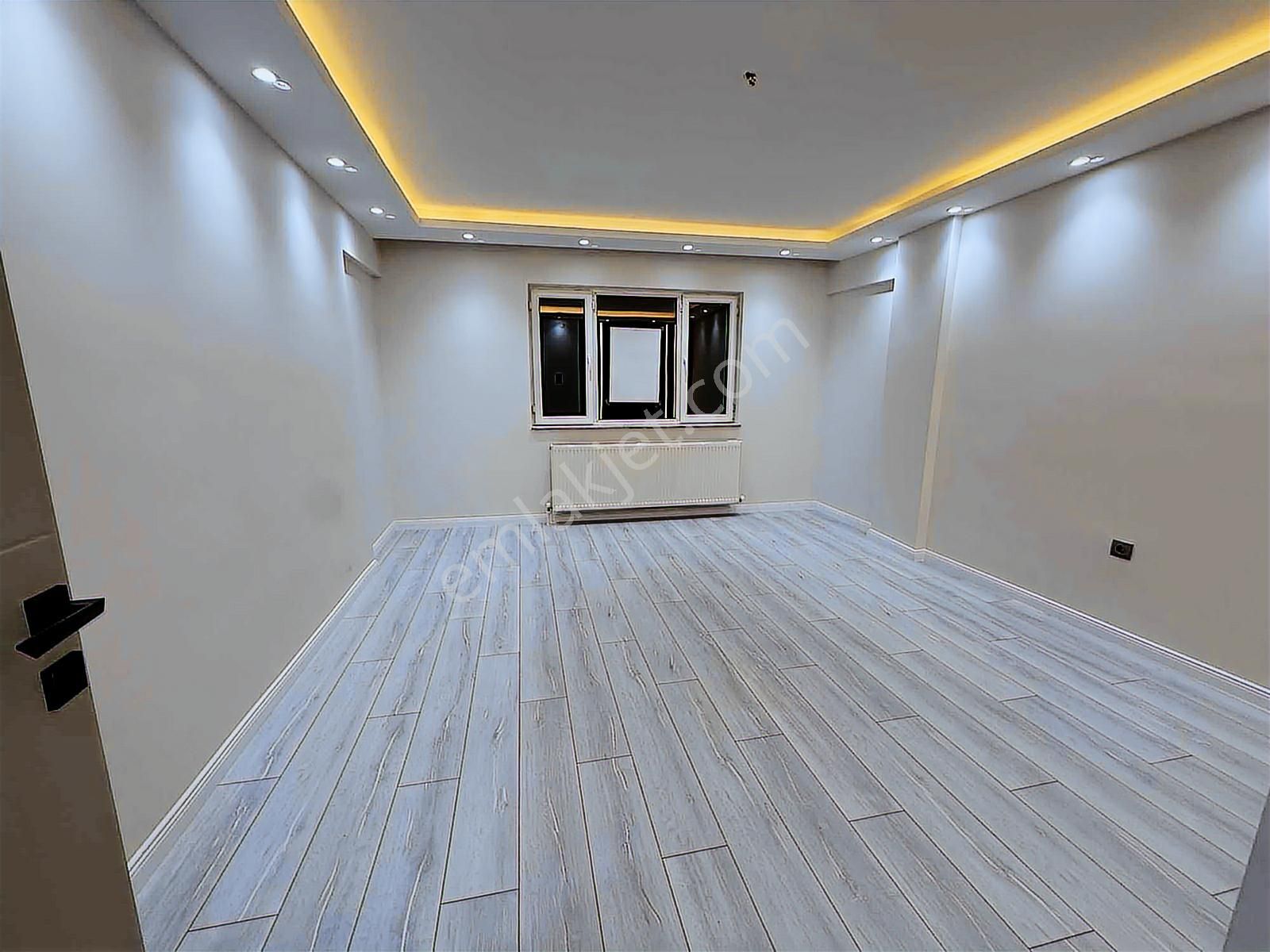 Emlak Center'dan Sakarya Mah Satılık 3+1 Ara Kat Daire - Görsel 3