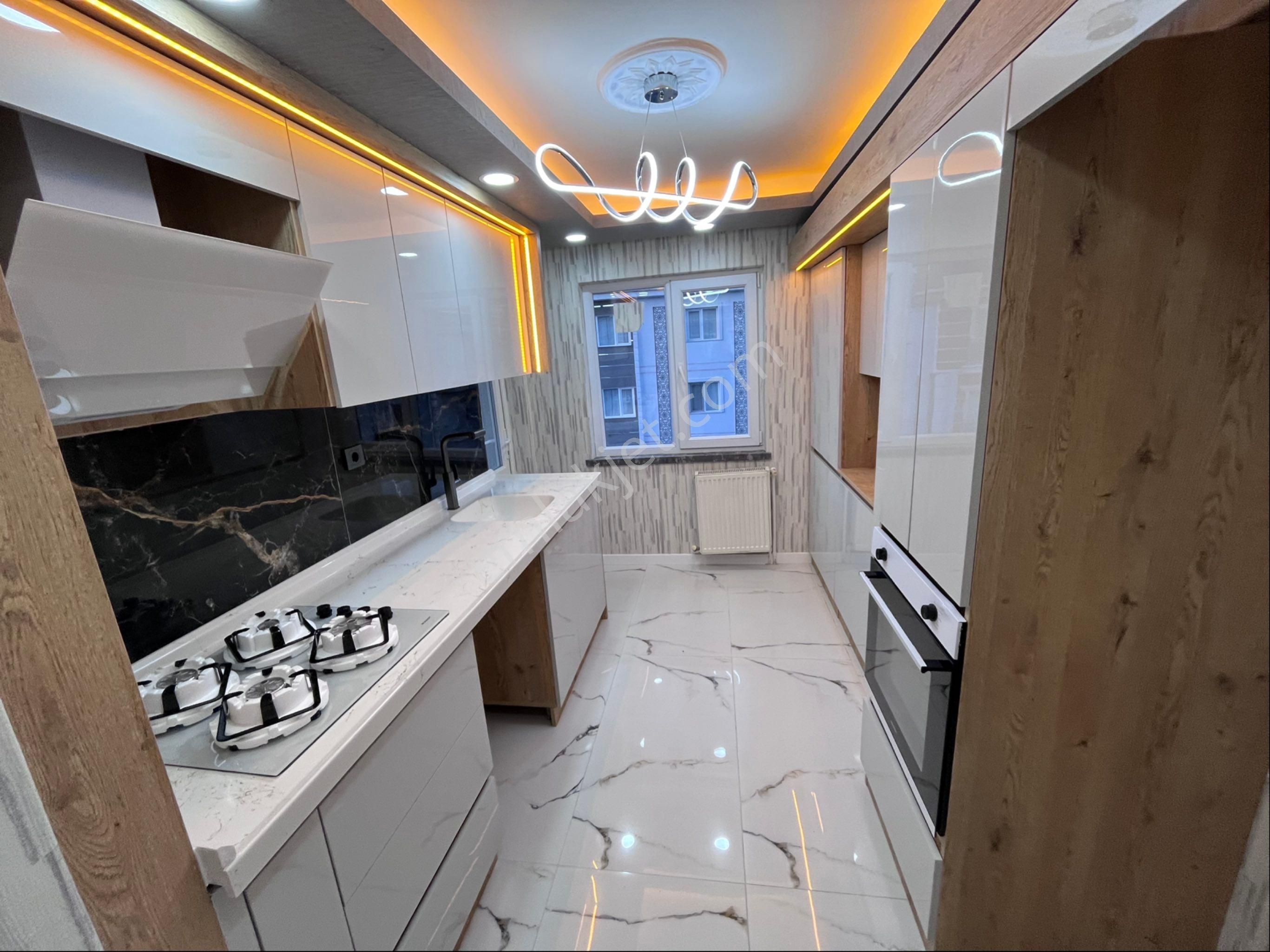 Sincan Akşemsettin Mh.’de 3+1 Bağımsız 3.son Katta Ön Cephe Satılık Daire